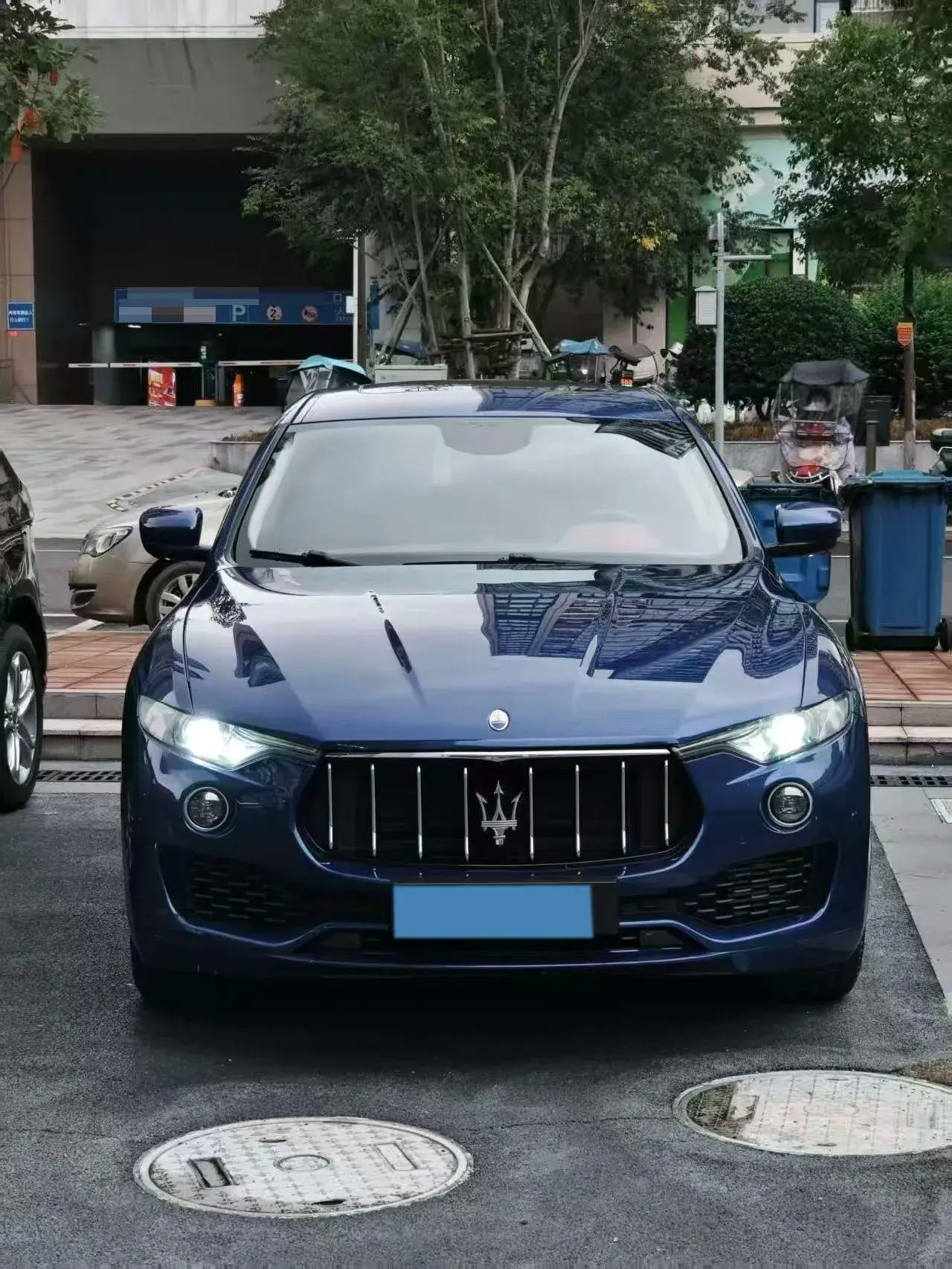 2018 MASERATI LEVANTE thumbnail 2