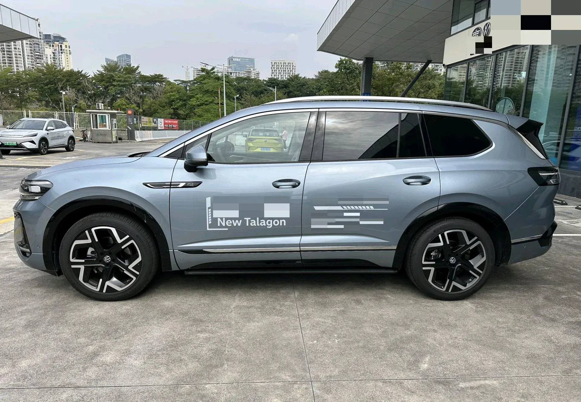 2023 VOLKSWAGEN TALAGON thumbnail 4