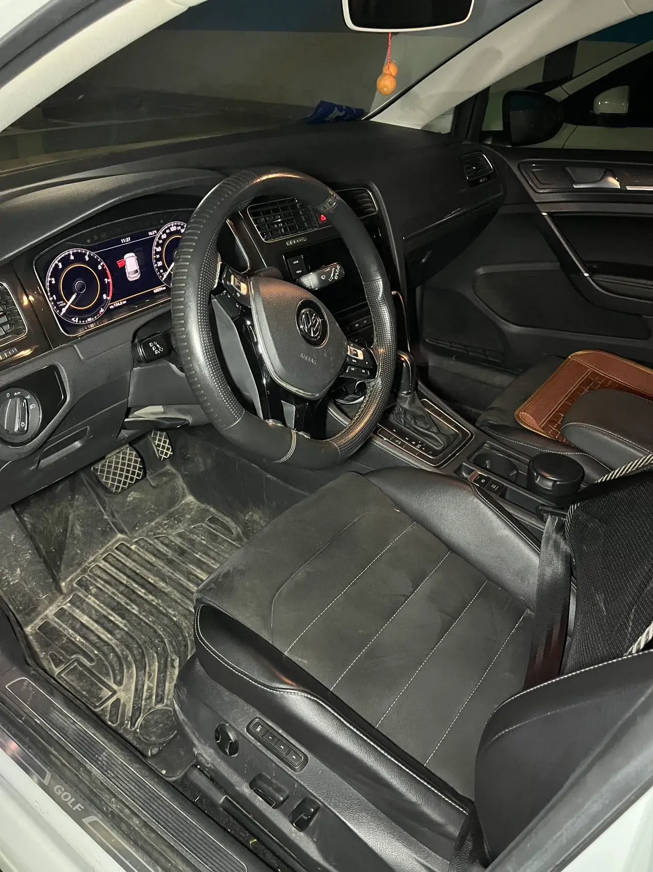 2019 VOLKSWAGEN GOLF thumbnail 4