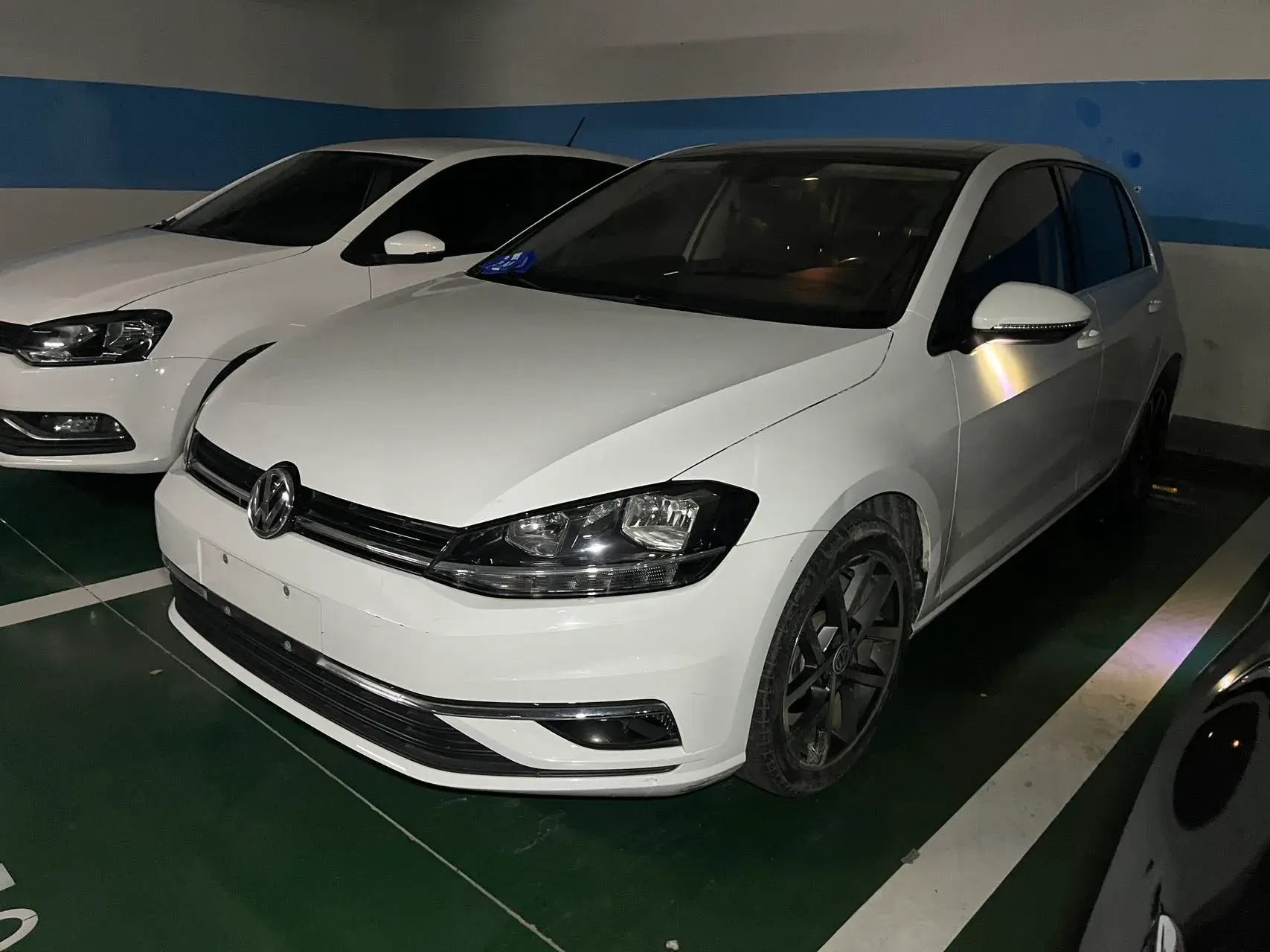 2019 VOLKSWAGEN GOLF view 1