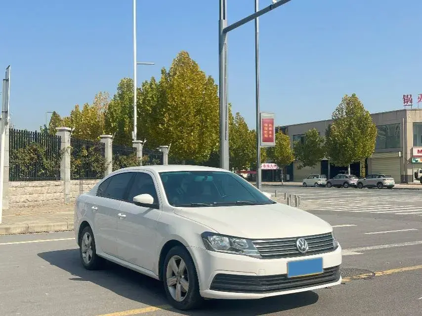 2017 VOLKSWAGEN LAVIDA thumbnail 2