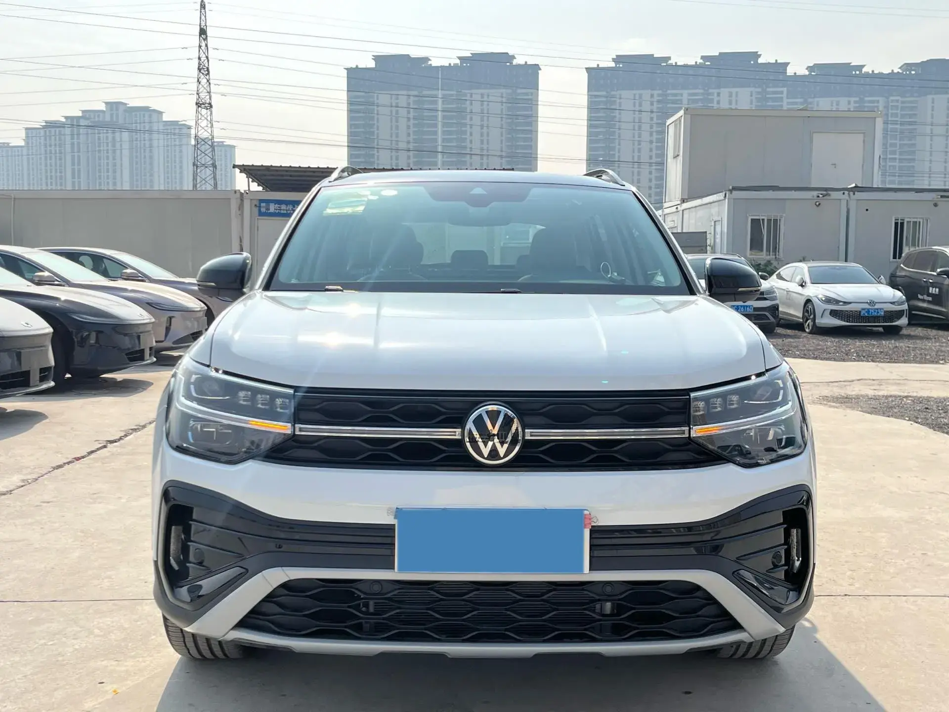 2024 VOLKSWAGEN THARU thumbnail 2