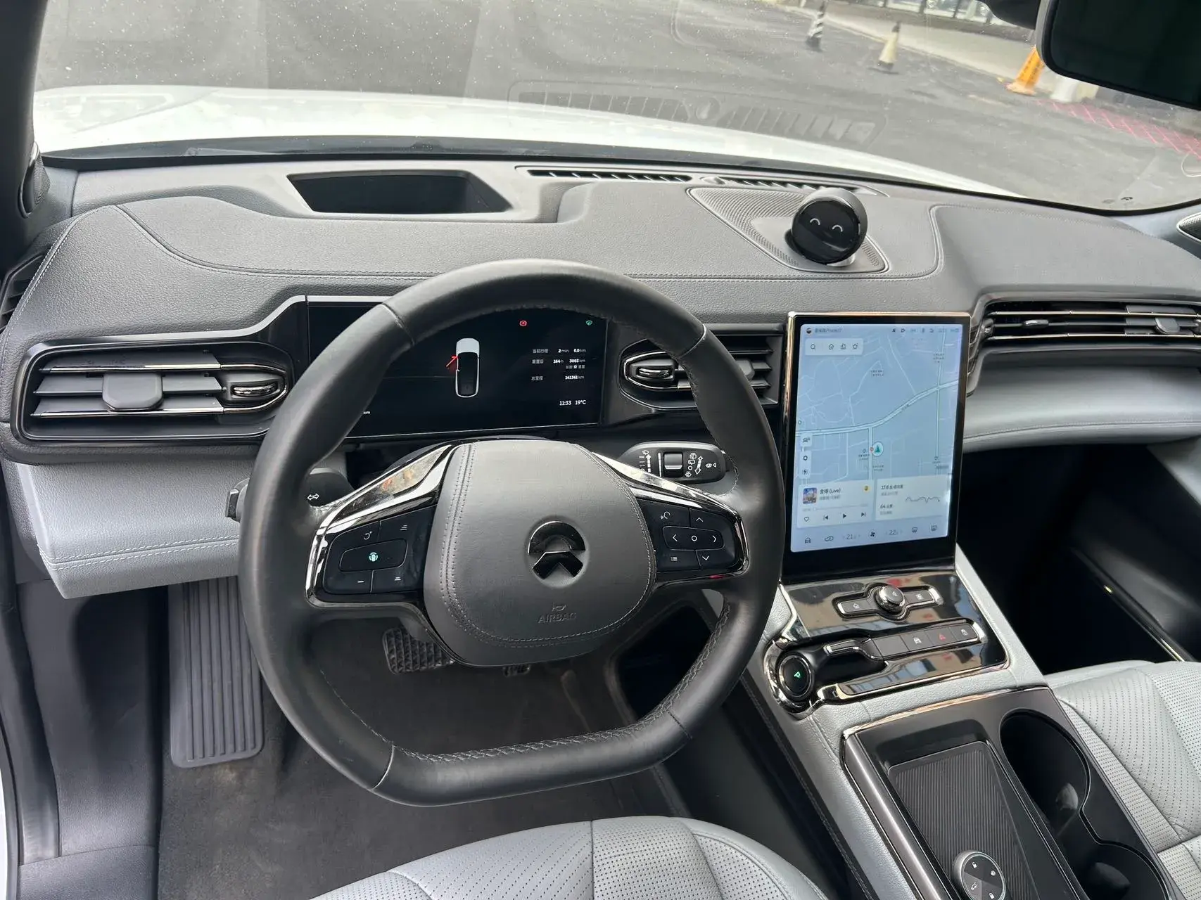 2020 NIO ES8 thumbnail 4