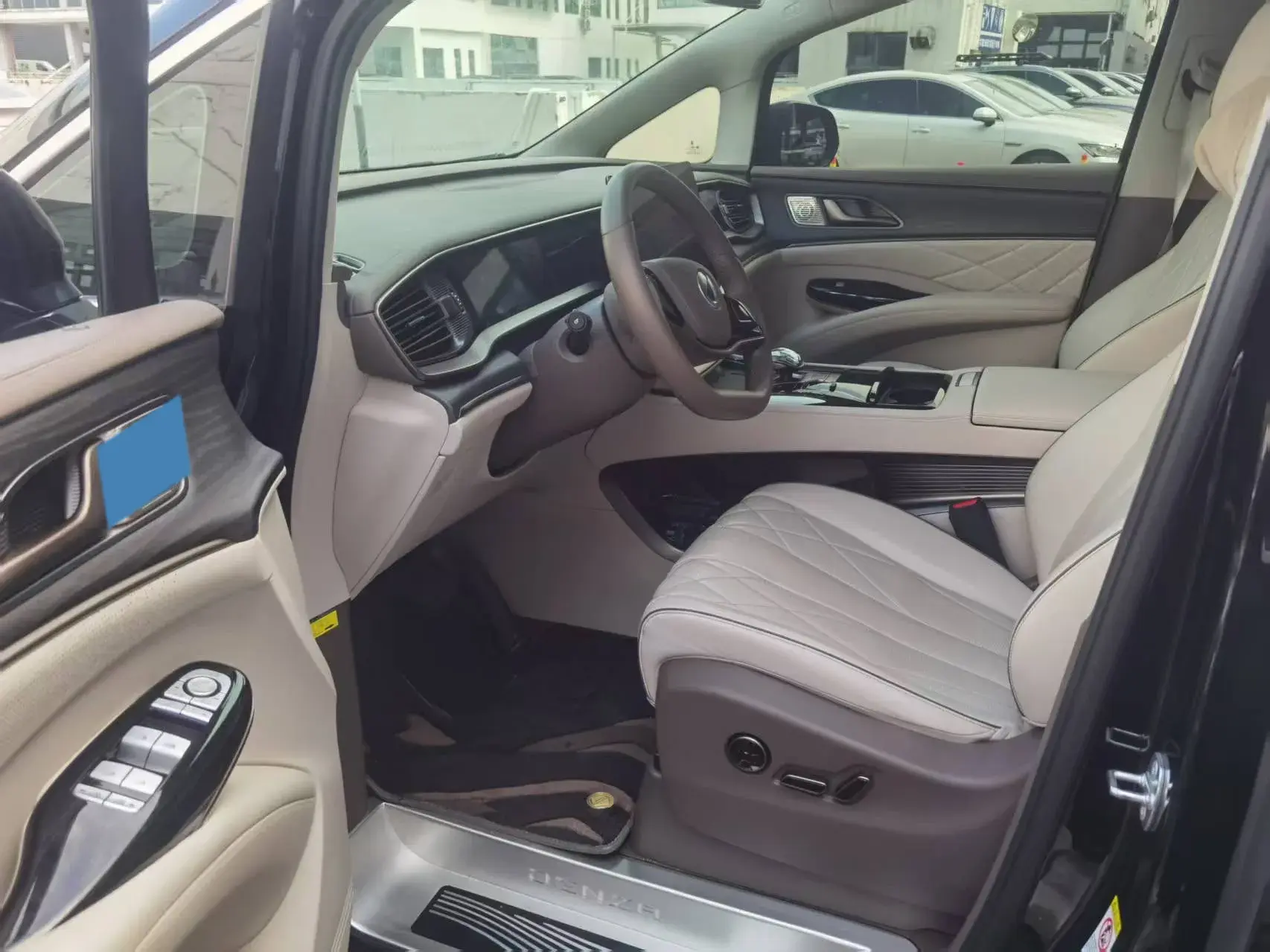 2022 DENZA D9 thumbnail 2