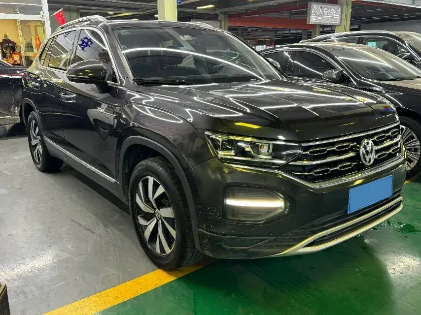 2020 VOLKSWAGEN TAYRON thumbnail 3