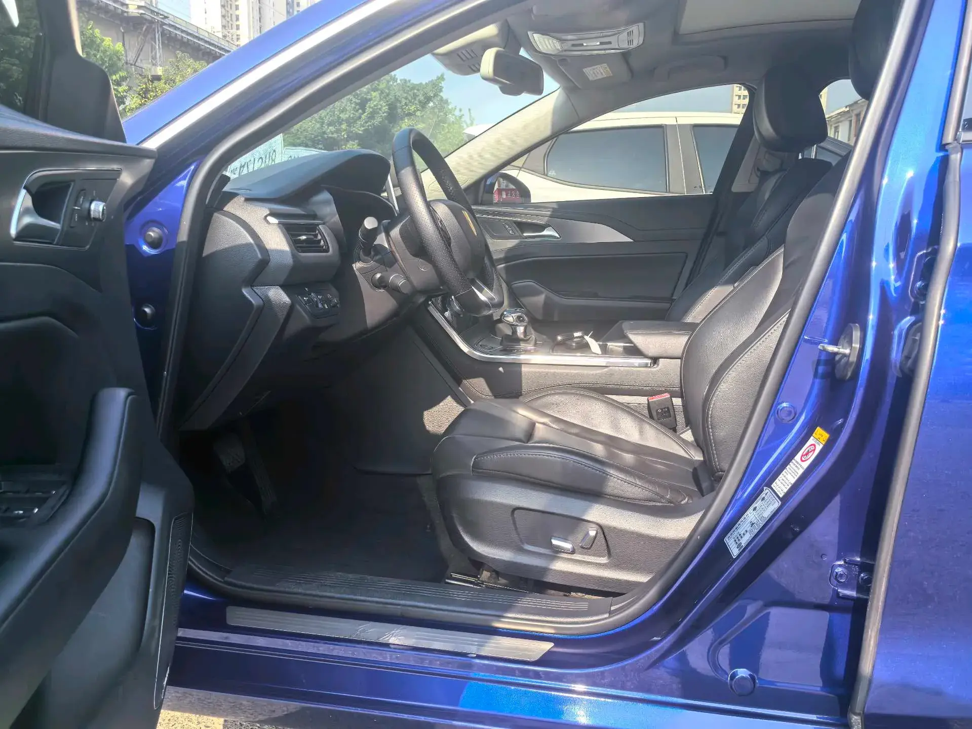 2020 HONGQI H5 thumbnail 3