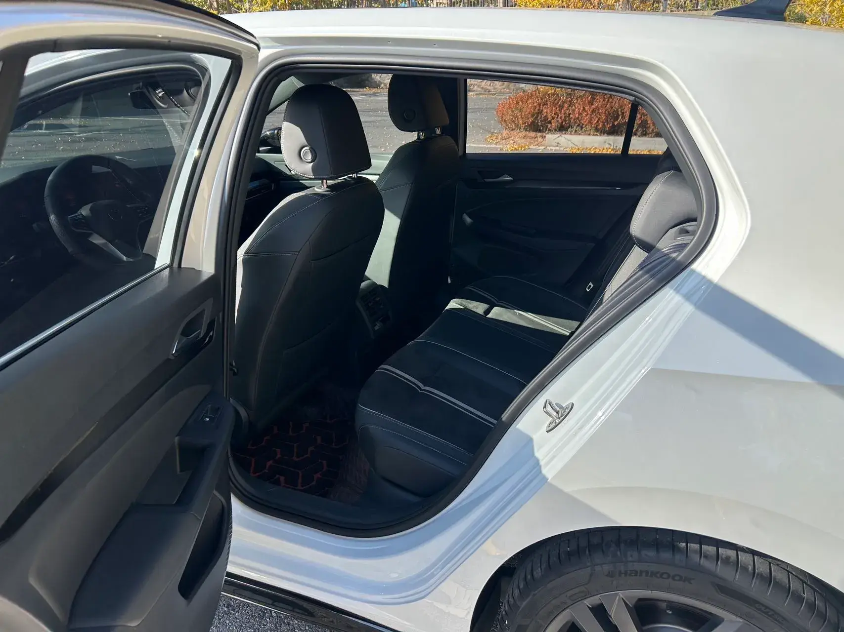 2021 VOLKSWAGEN GOLF thumbnail 4