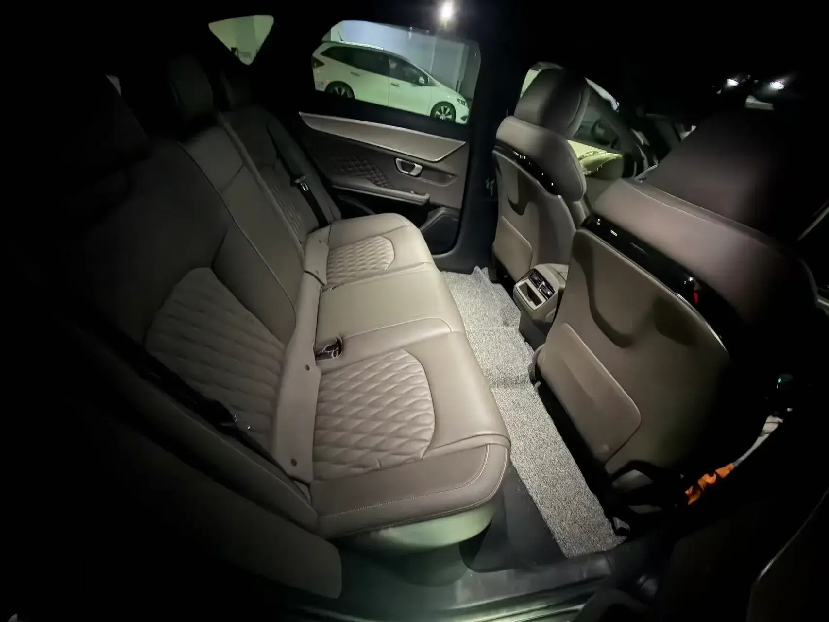 2023 BYD HAN thumbnail 4