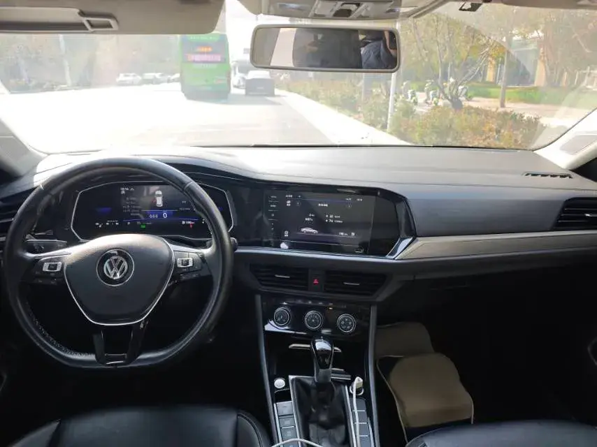 2021 VOLKSWAGEN SAGITAR thumbnail 3