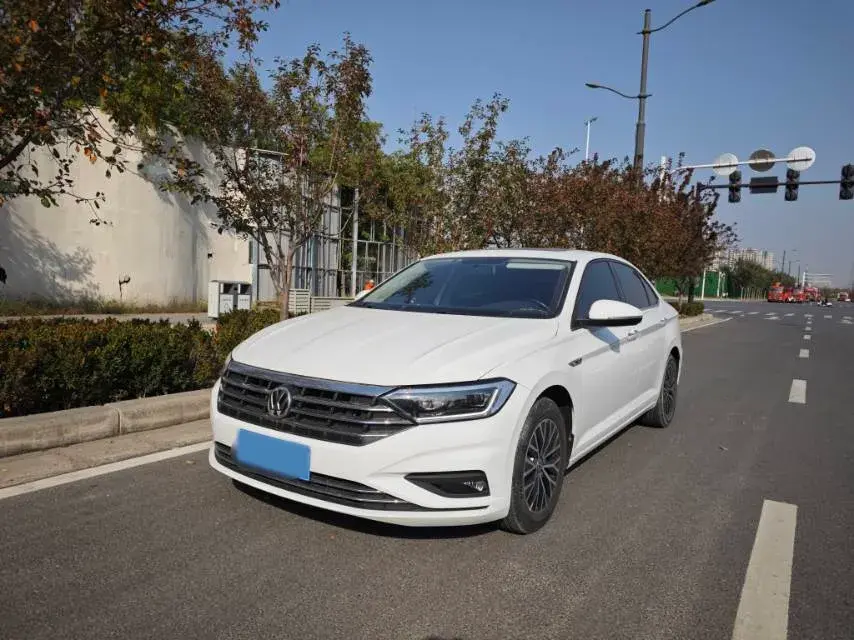 2021 VOLKSWAGEN SAGITAR view 1