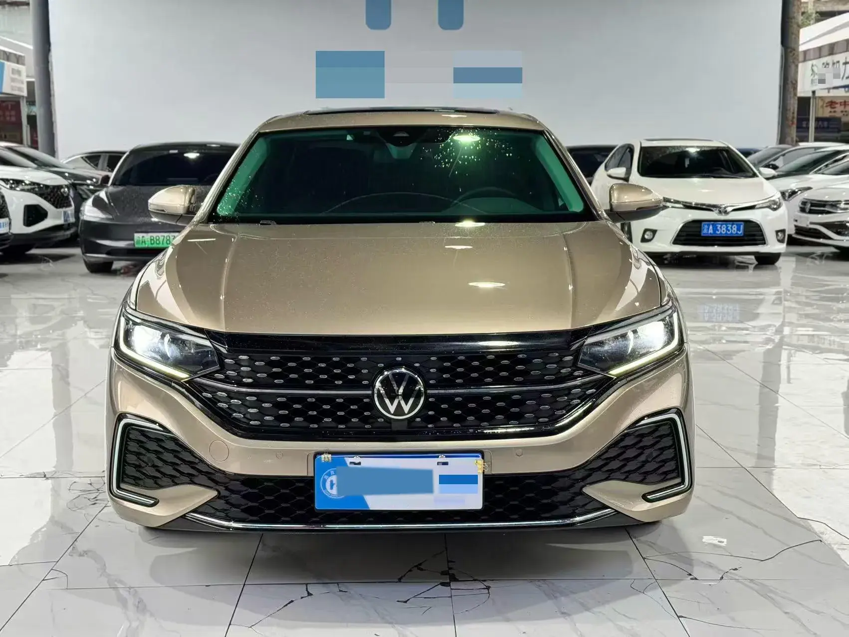 2022 VOLKSWAGEN PASSAT thumbnail 2