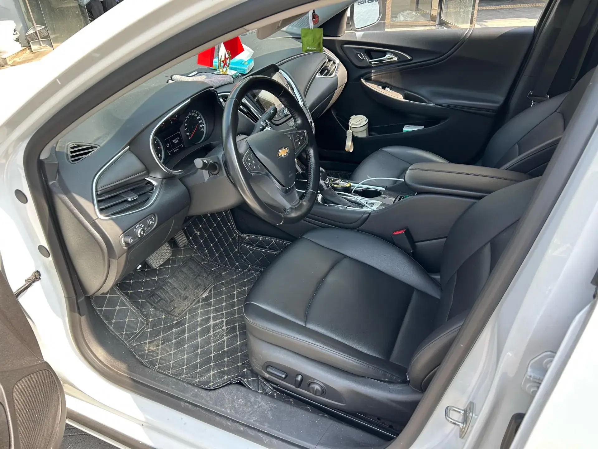 2022 CHEVROLET MALIBU thumbnail 2