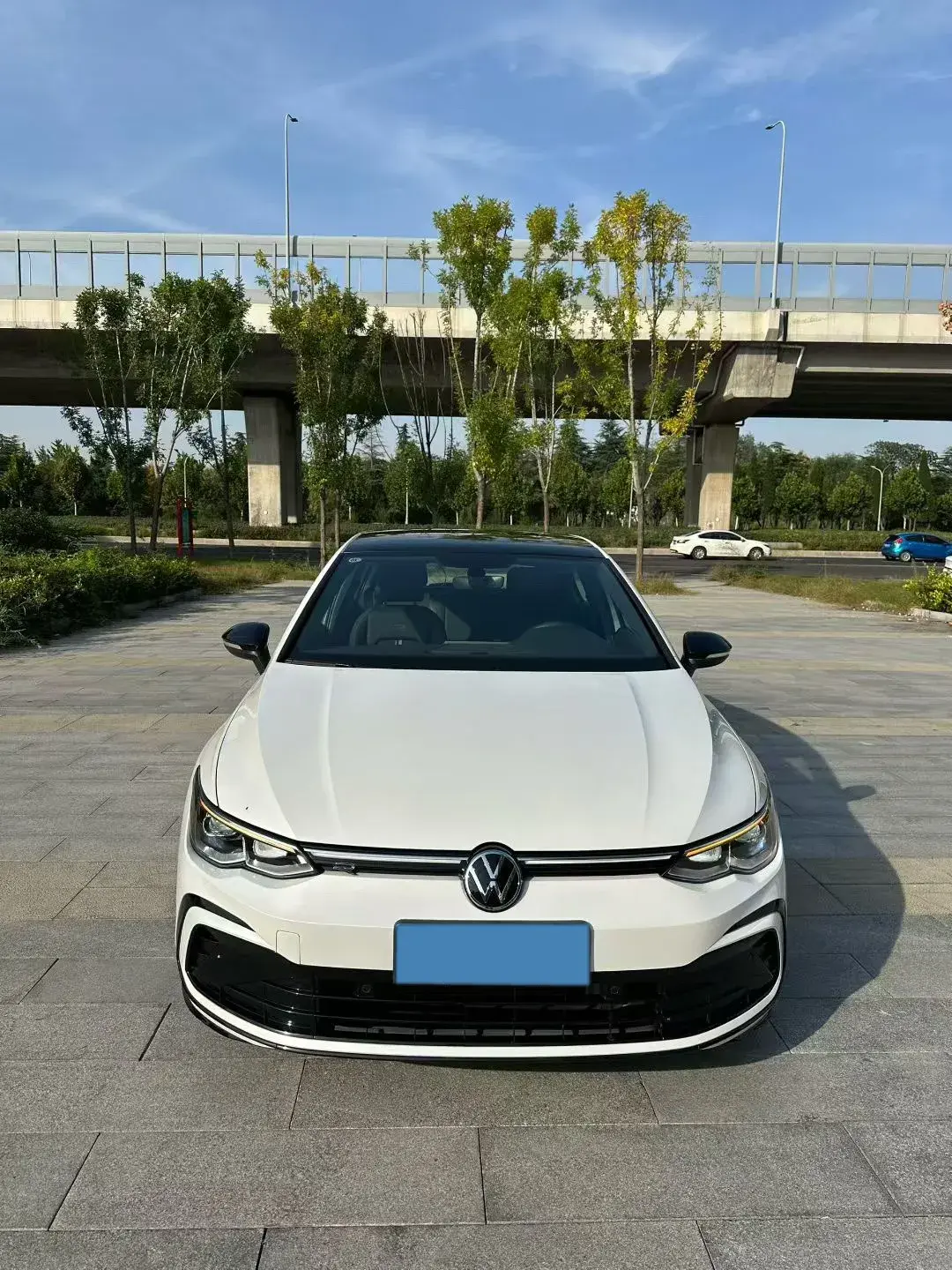 2023 VOLKSWAGEN GOLF thumbnail 2