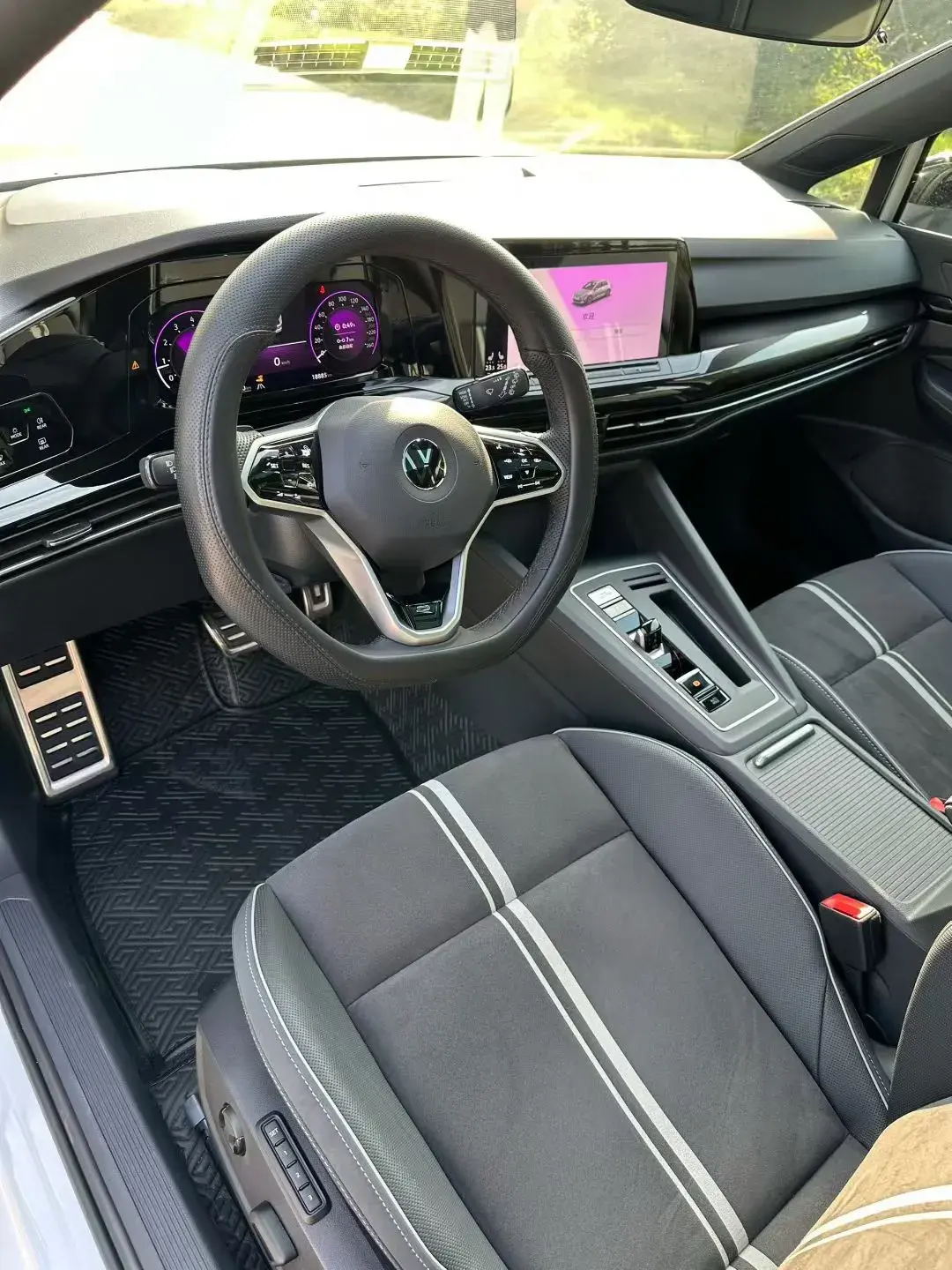 2023 VOLKSWAGEN GOLF thumbnail 4