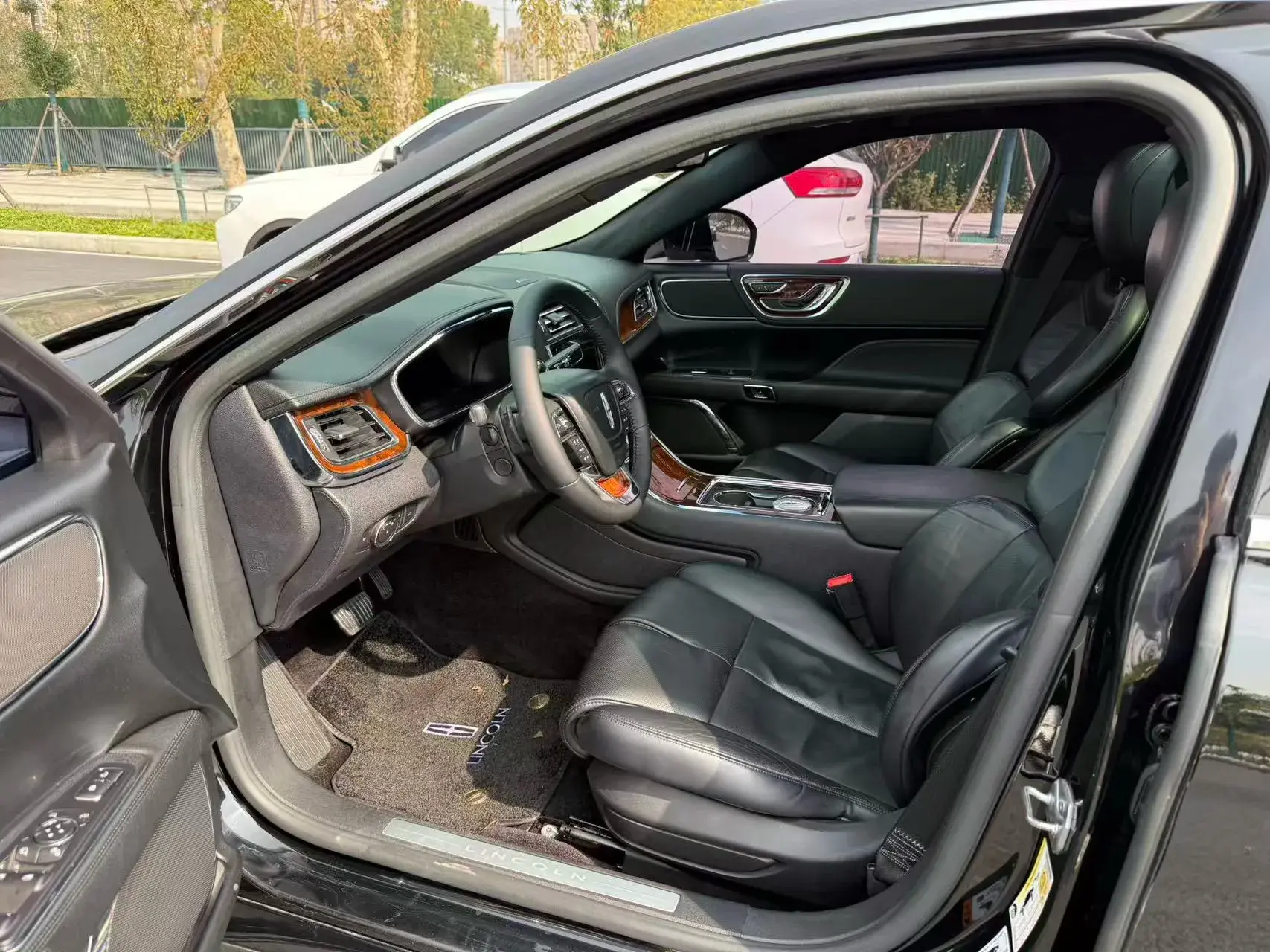 2017 LINCOLN CONTINENTAL thumbnail 4