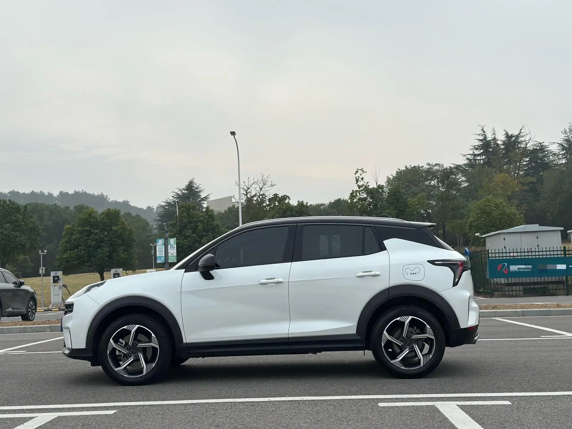 2020 LYNK&CO 06 thumbnail 4