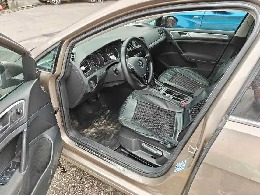 2020 VOLKSWAGEN GOLF thumbnail 3