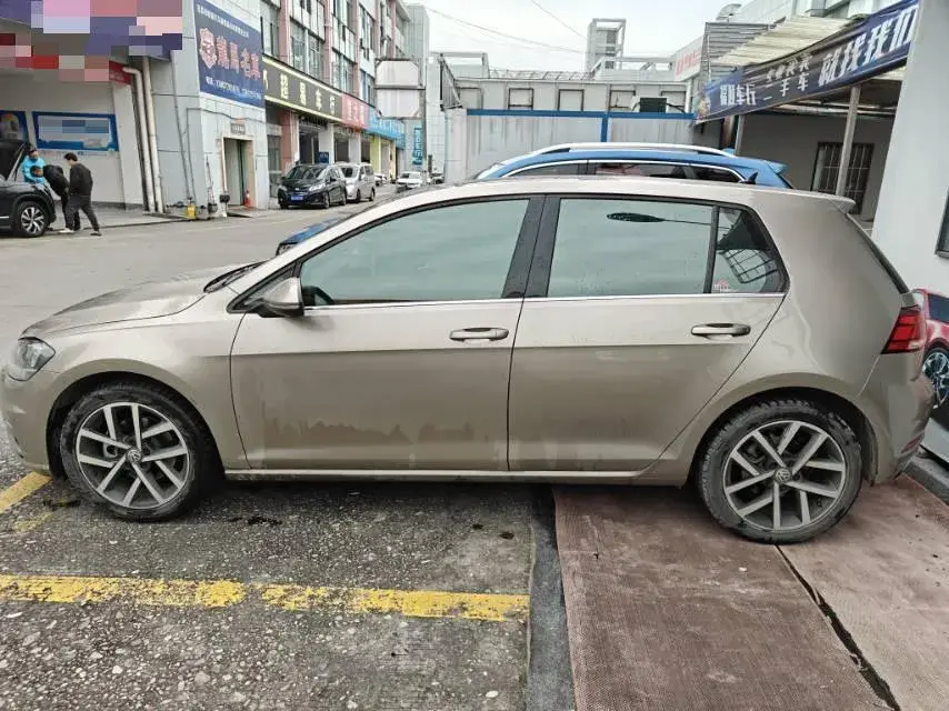 2020 VOLKSWAGEN GOLF thumbnail 2