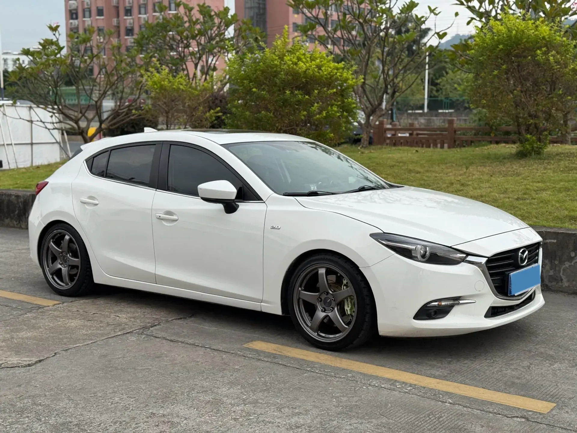 2017 MAZDA 3 thumbnail 3