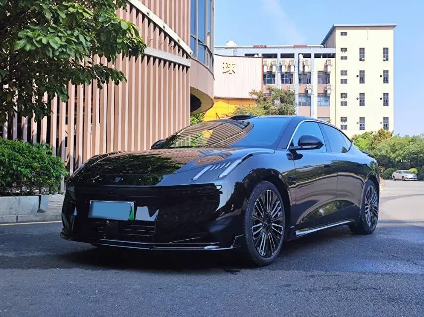 2025 LYNK&CO 10 view 1