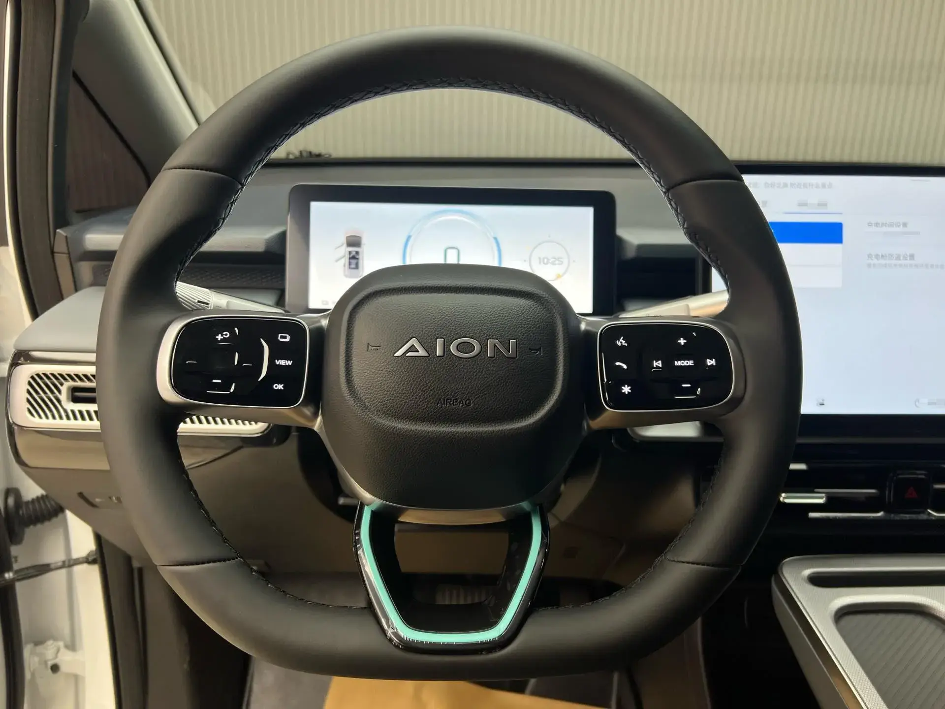 2025 AION Y thumbnail 4