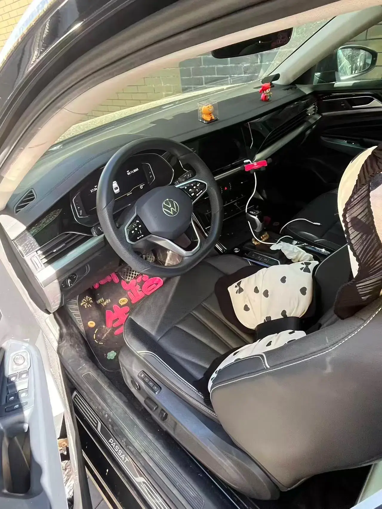 2024 VOLKSWAGEN PASSAT thumbnail 4