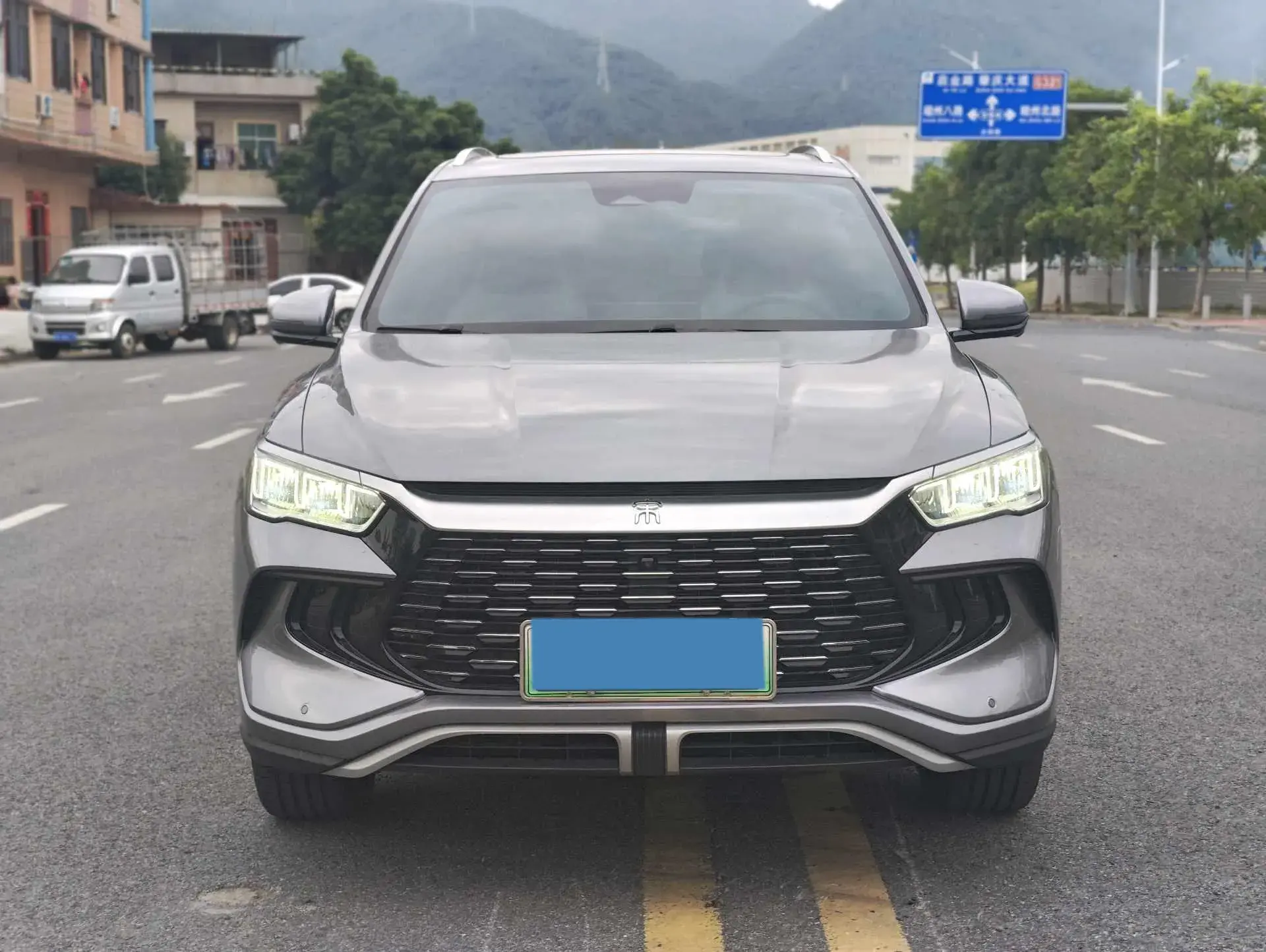 2023 BYD SONG thumbnail 2