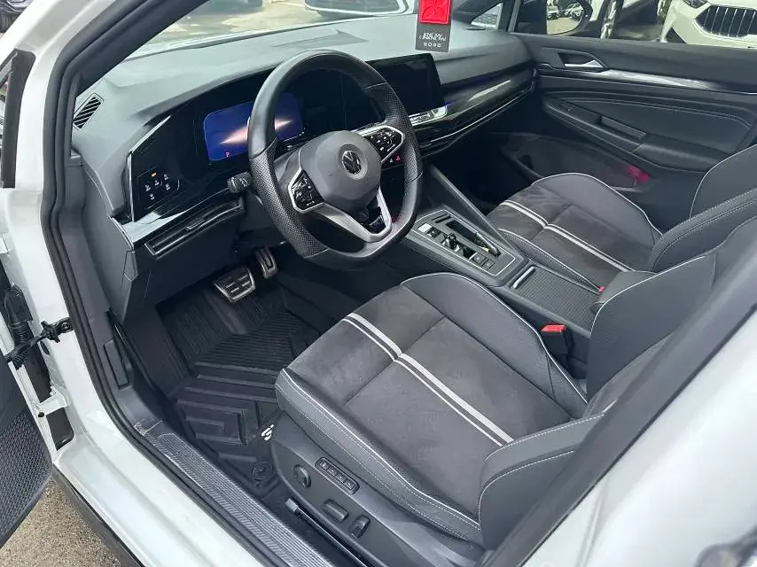 2021 VOLKSWAGEN GOLF thumbnail 4