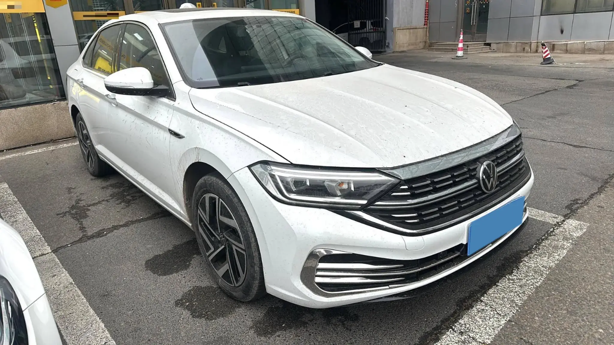 2021 VOLKSWAGEN SAGITAR thumbnail 3