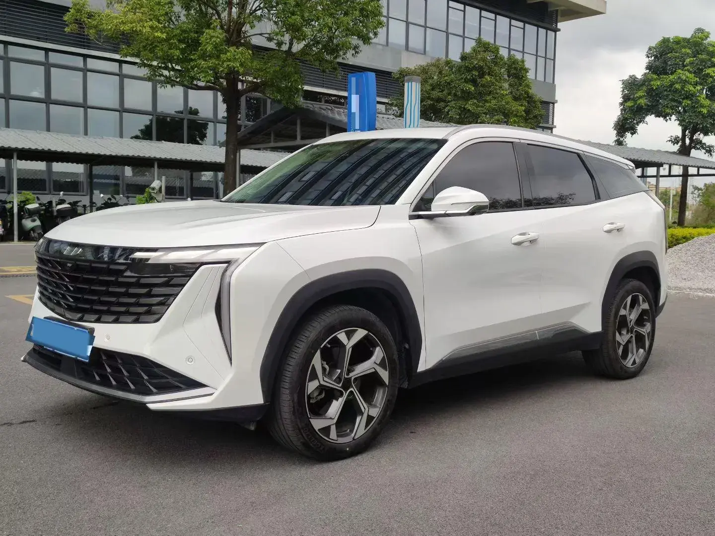 2024 GEELY AZKARRA view 1