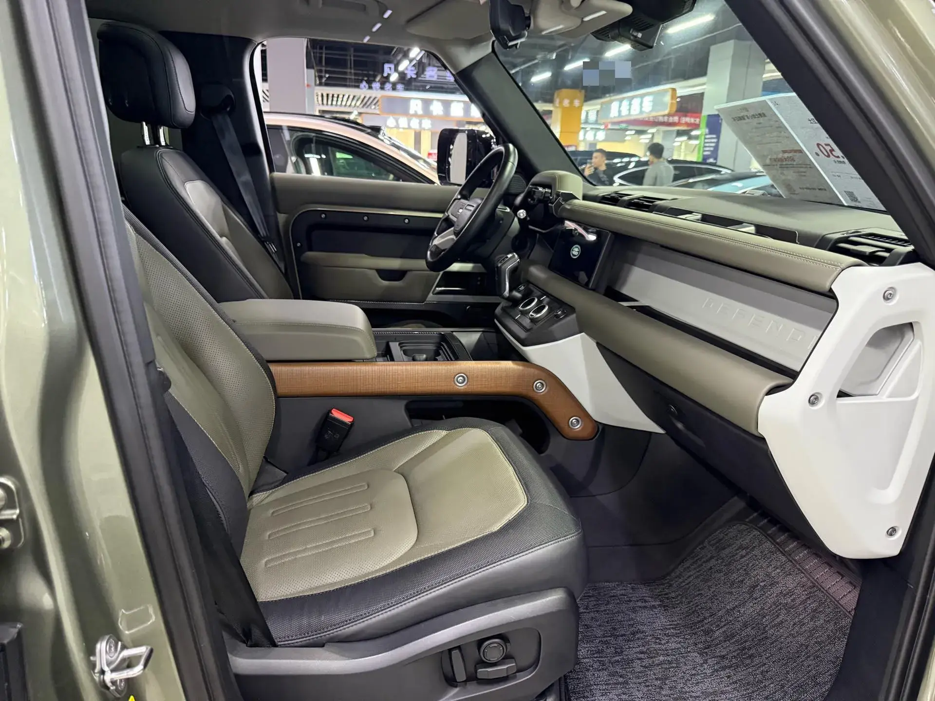 2021 LAND ROVER thumbnail 3