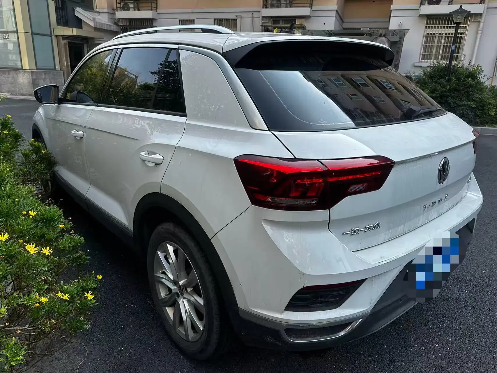 2020 VOLKSWAGEN T-ROC thumbnail 3