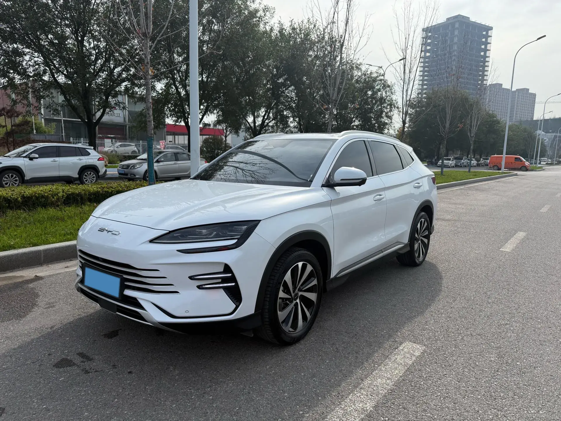 2023 BYD SONG view 1