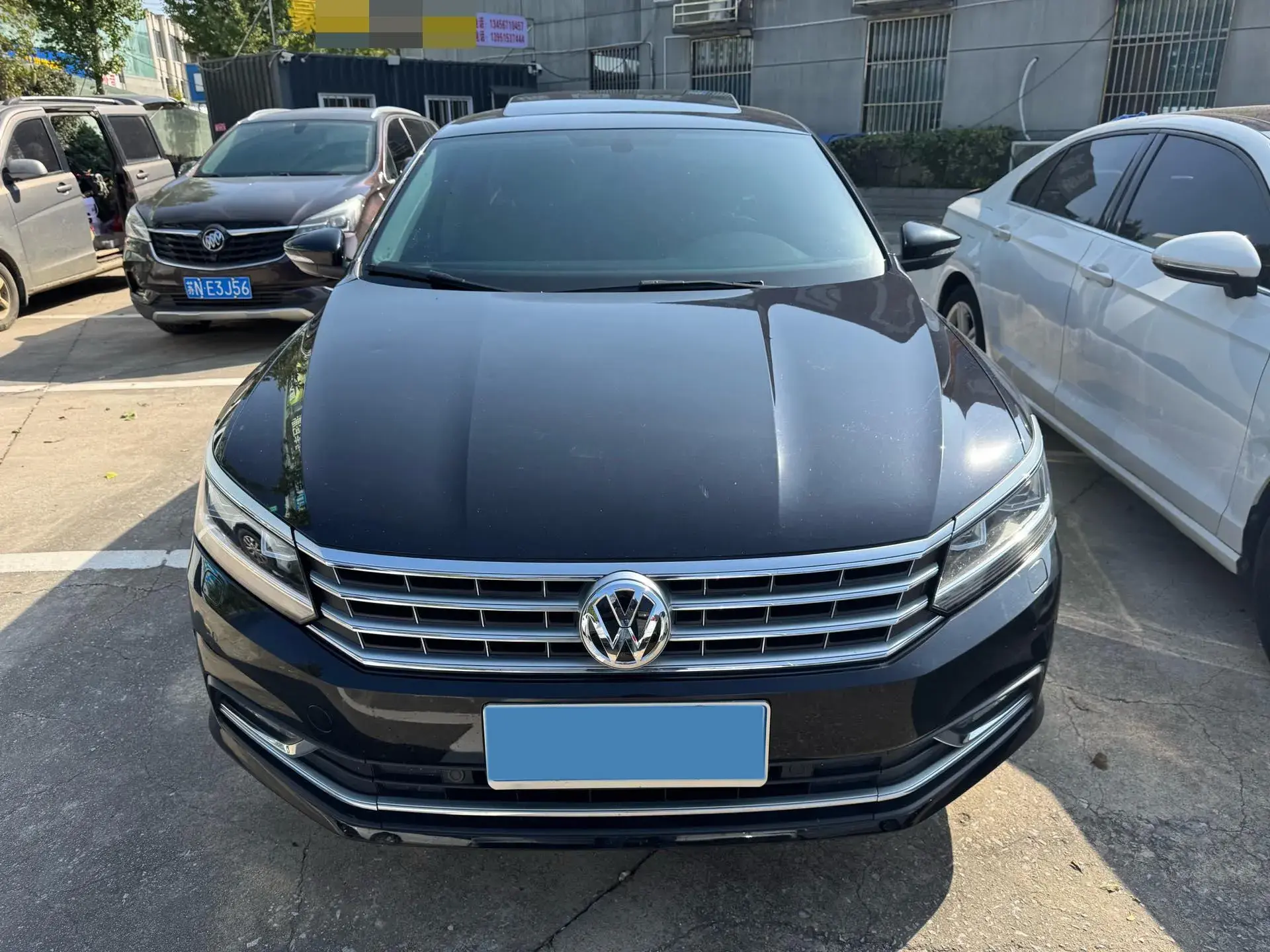 2017 VOLKSWAGEN PASSAT thumbnail 2