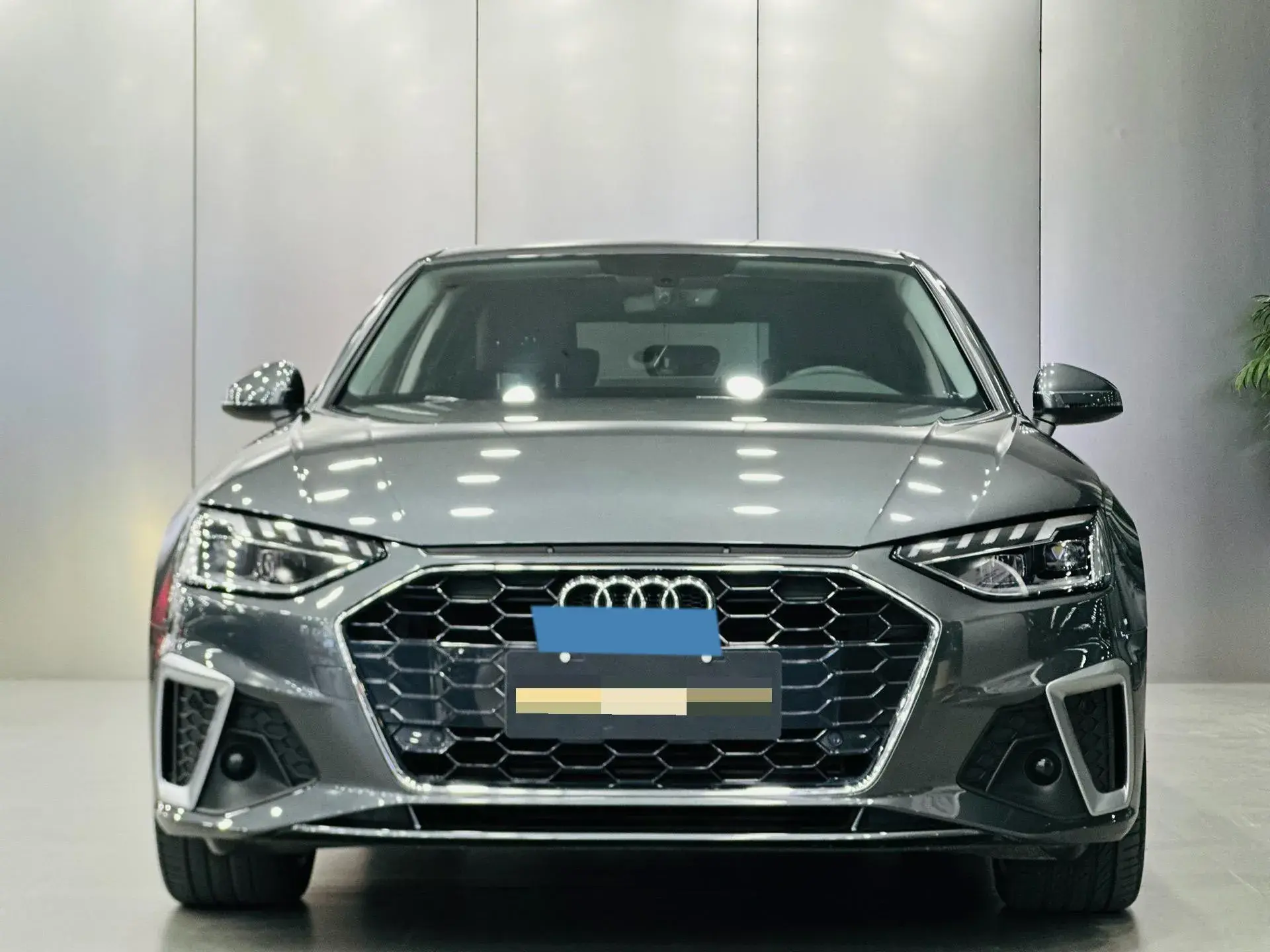 2020 AUDI A4L thumbnail 2