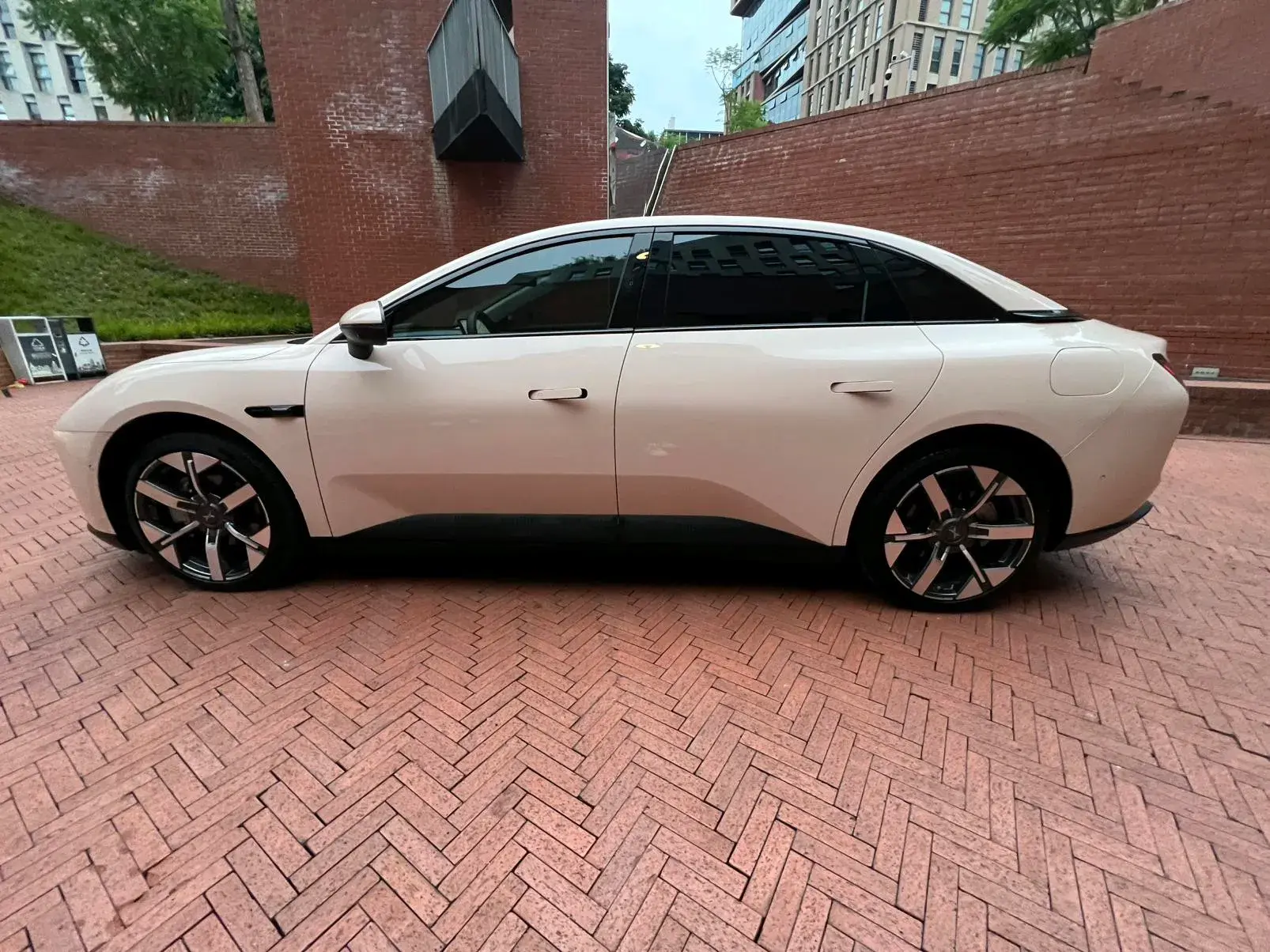 2024 XPENG MONA thumbnail 4