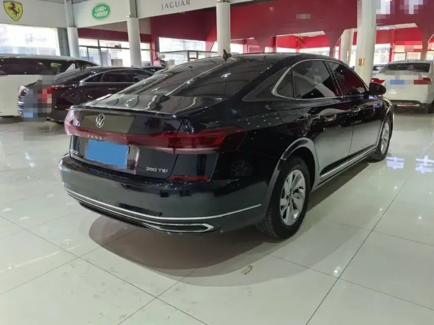 2024 VOLKSWAGEN PASSAT thumbnail 4