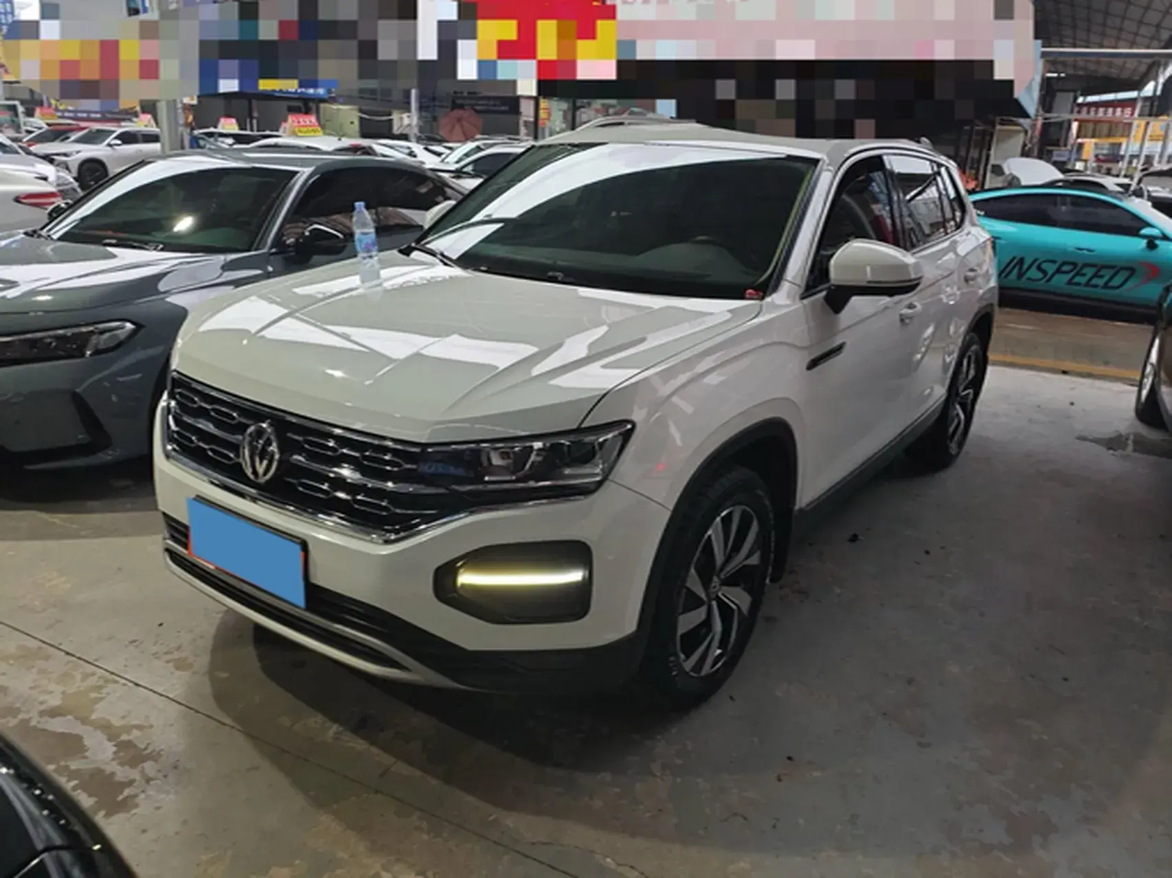 2020 VOLKSWAGEN TAYRON view 1