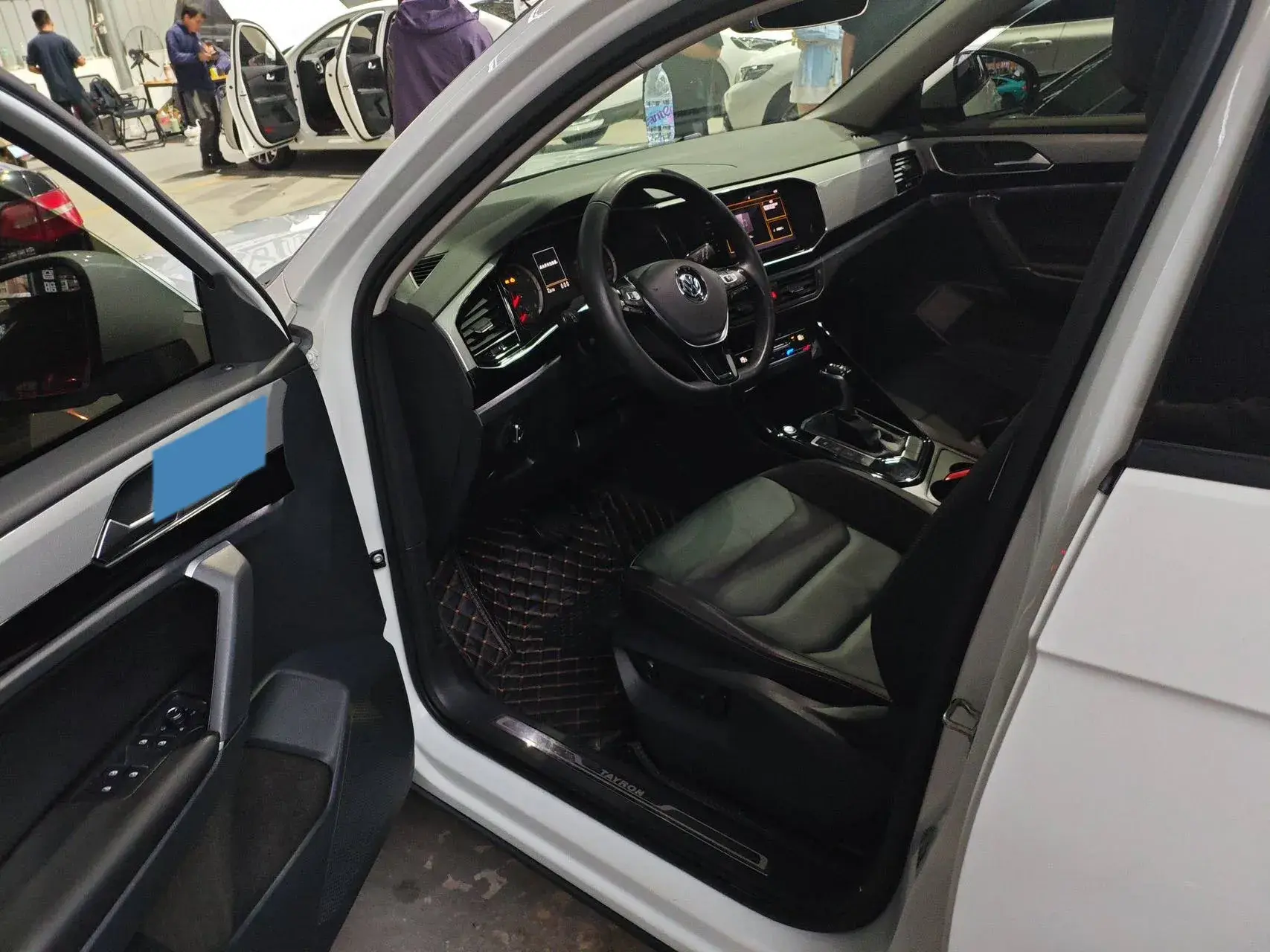 2020 VOLKSWAGEN TAYRON thumbnail 2