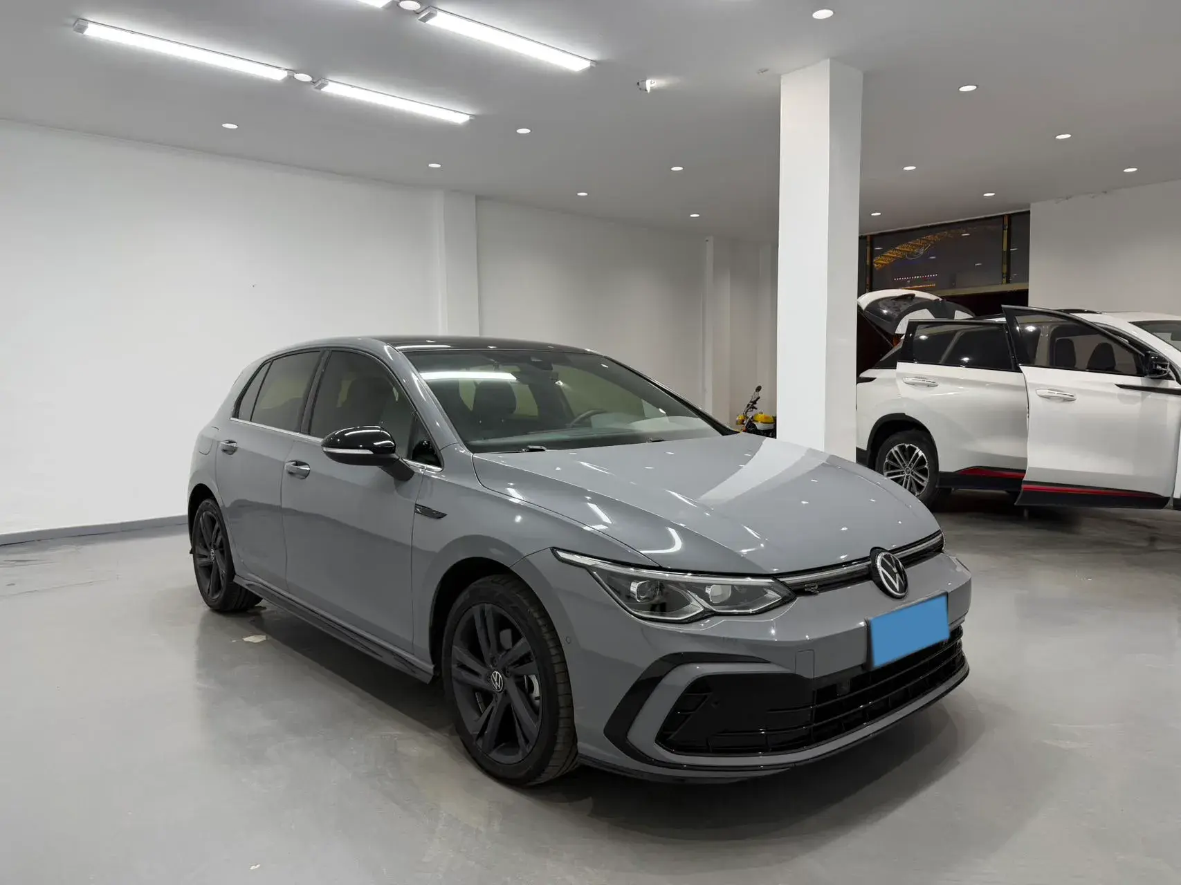 2021 VOLKSWAGEN GOLF thumbnail 3