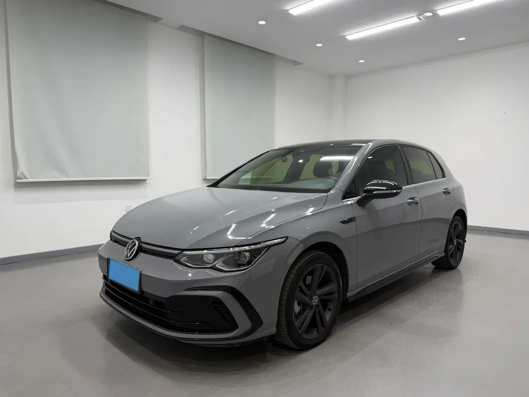 2021 VOLKSWAGEN GOLF view 1