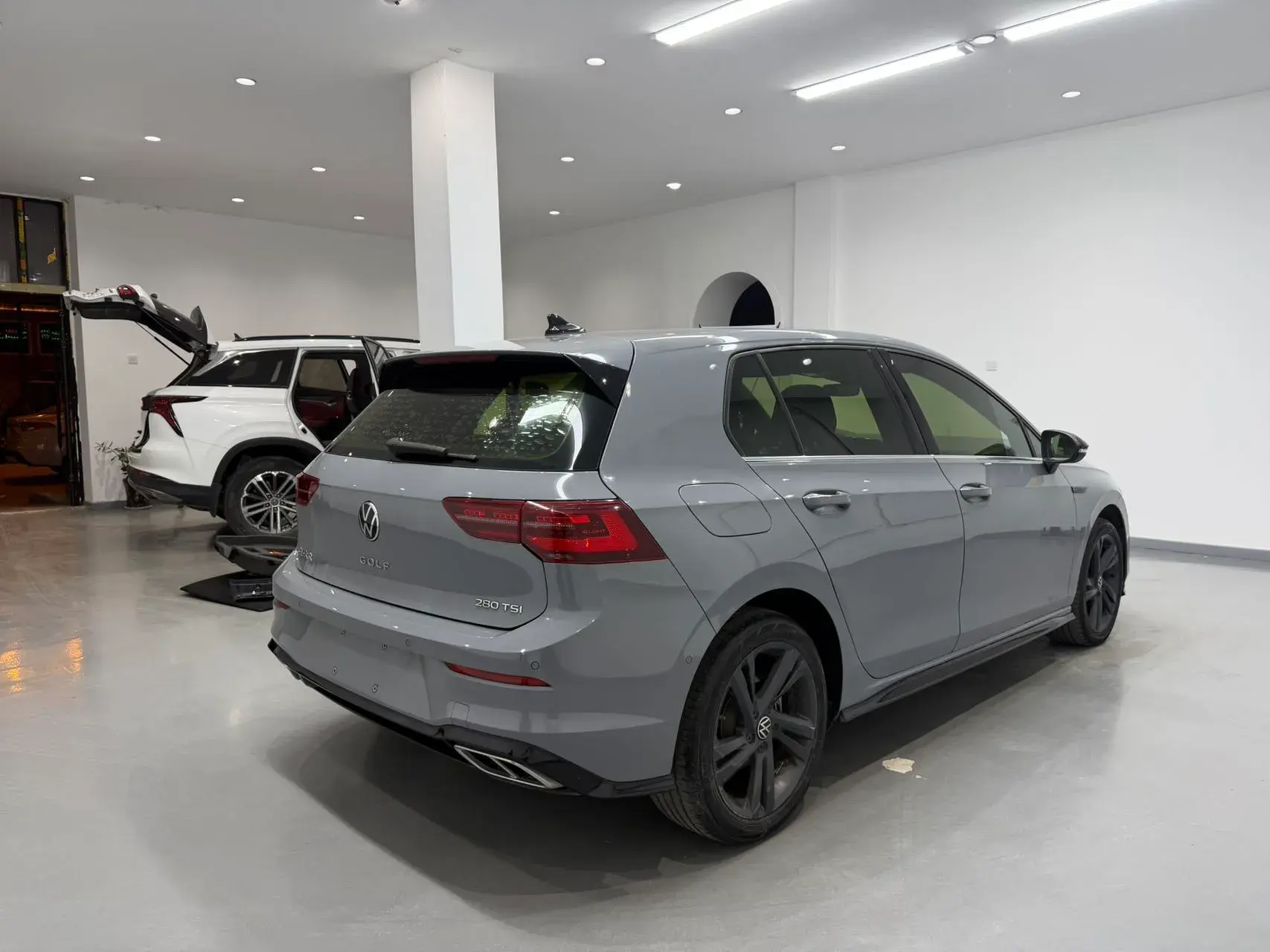 2021 VOLKSWAGEN GOLF thumbnail 4