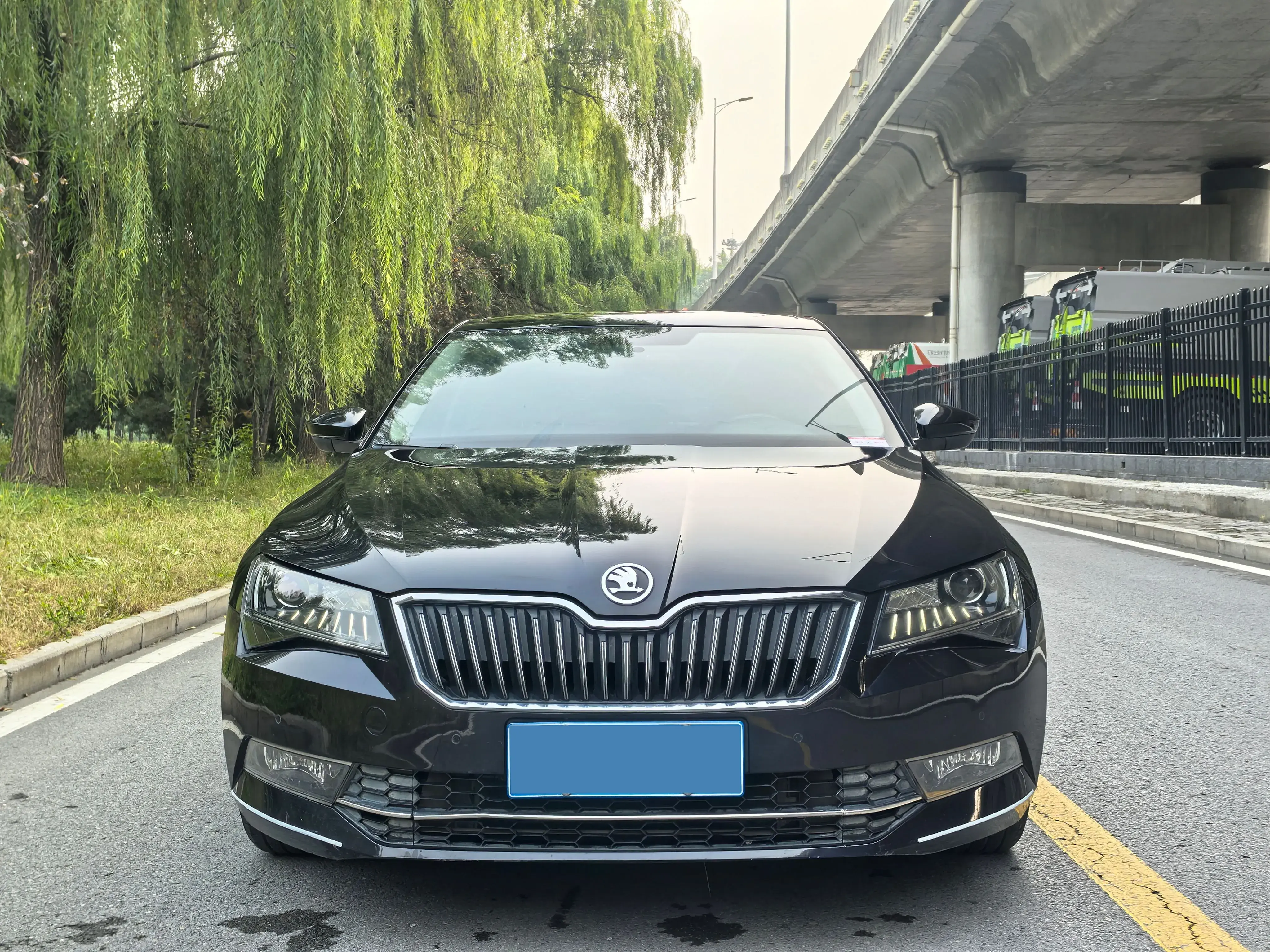 2018 SKODA SUPERB thumbnail 3