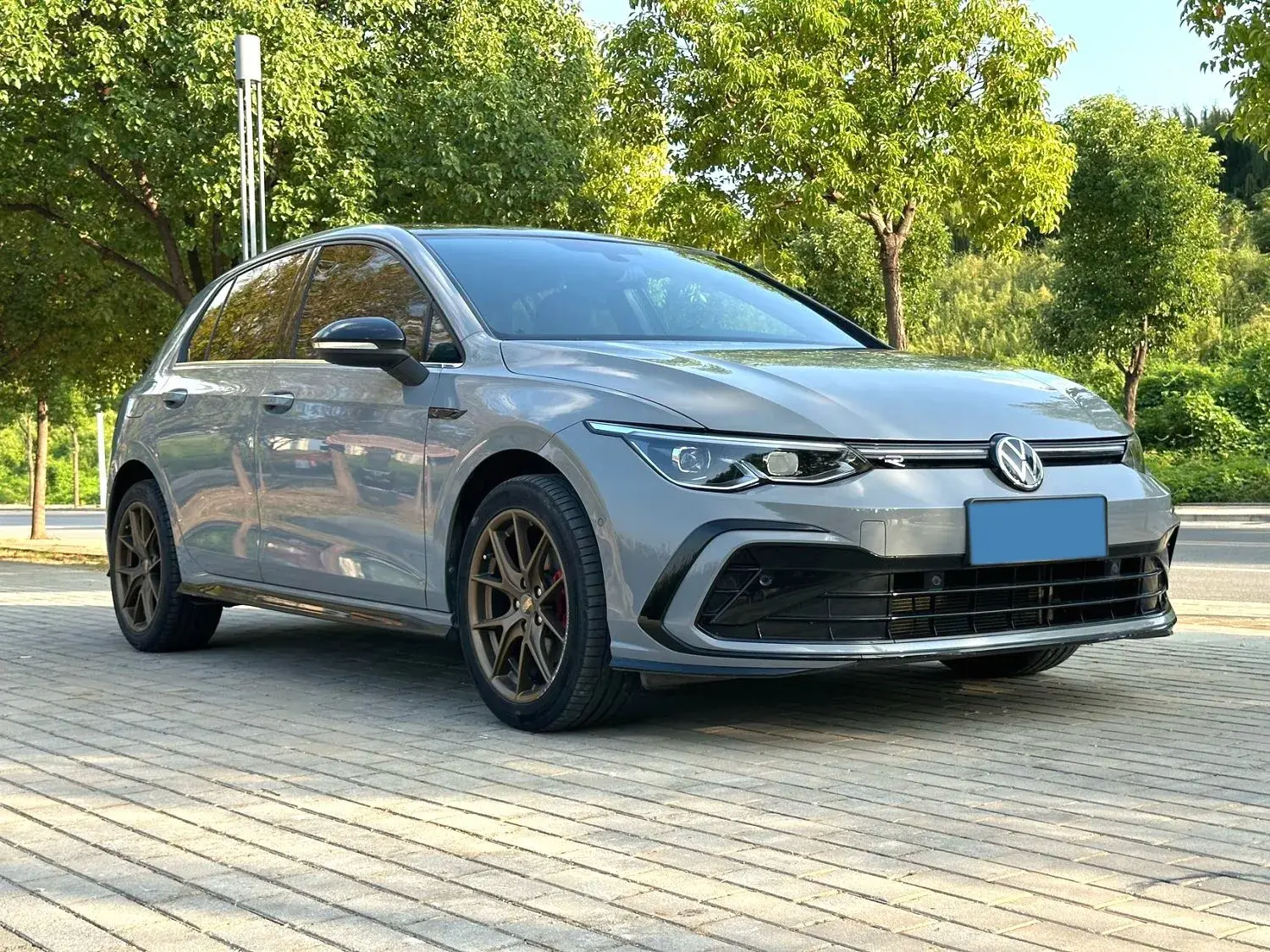 2023 VOLKSWAGEN GOLF thumbnail 3