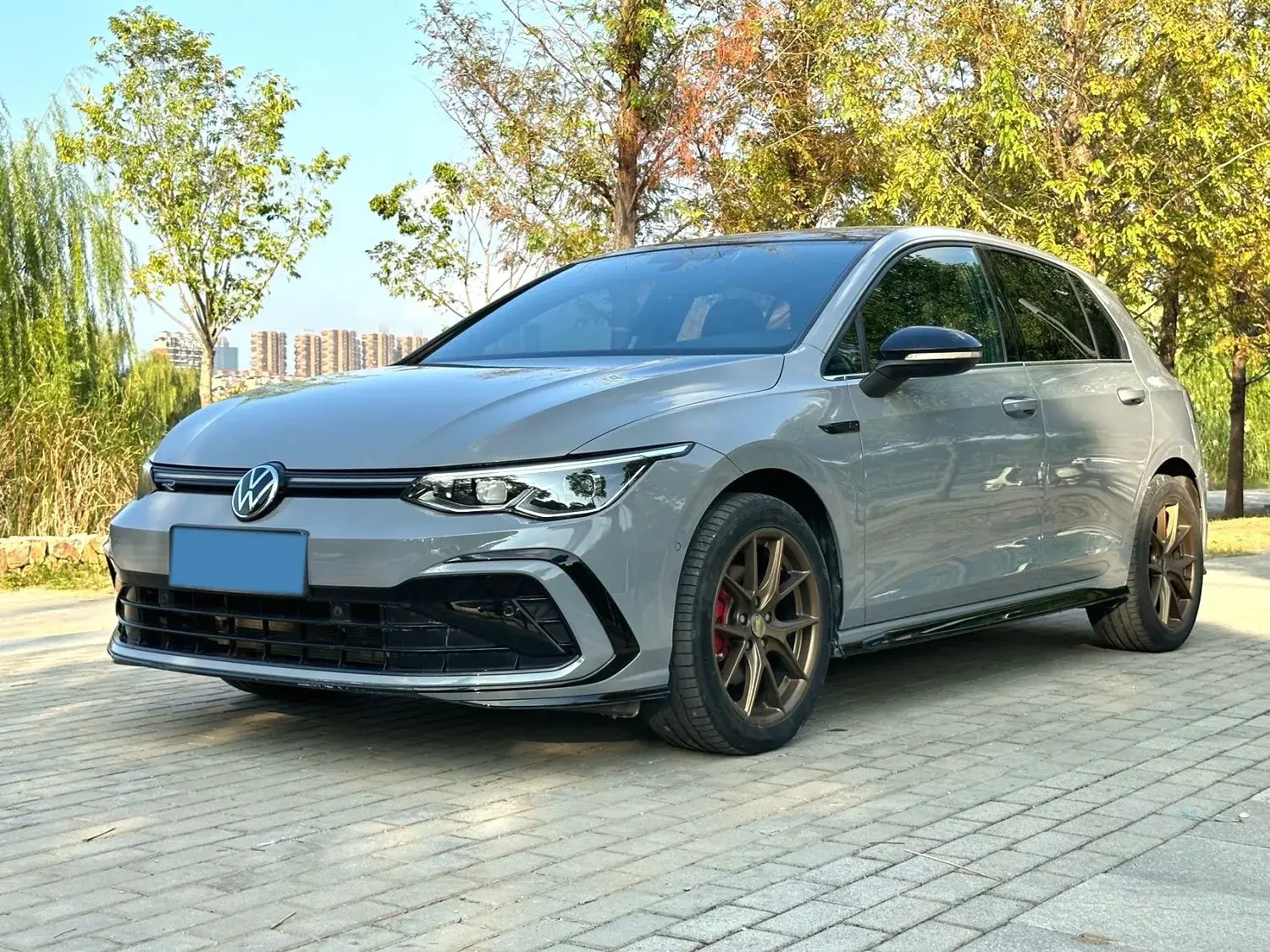 2023 VOLKSWAGEN GOLF view 1