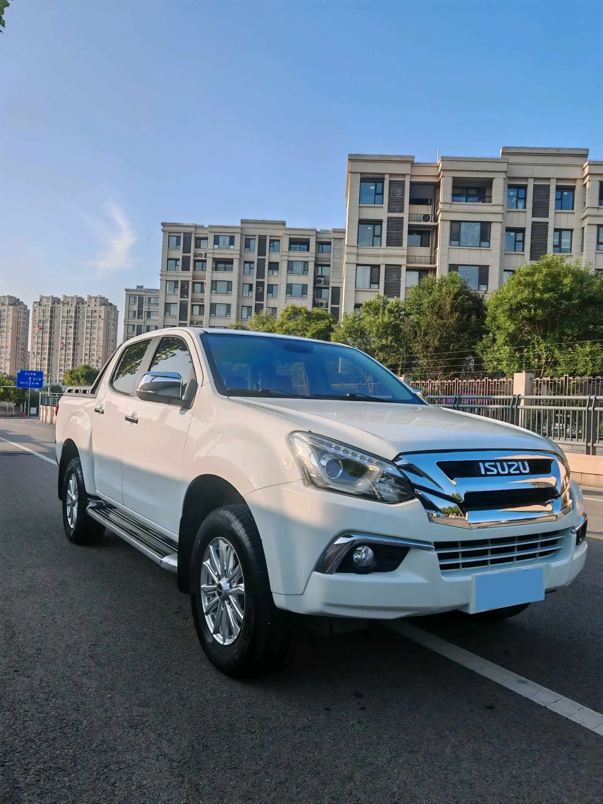 2020 ISUZU D-MAX thumbnail 4