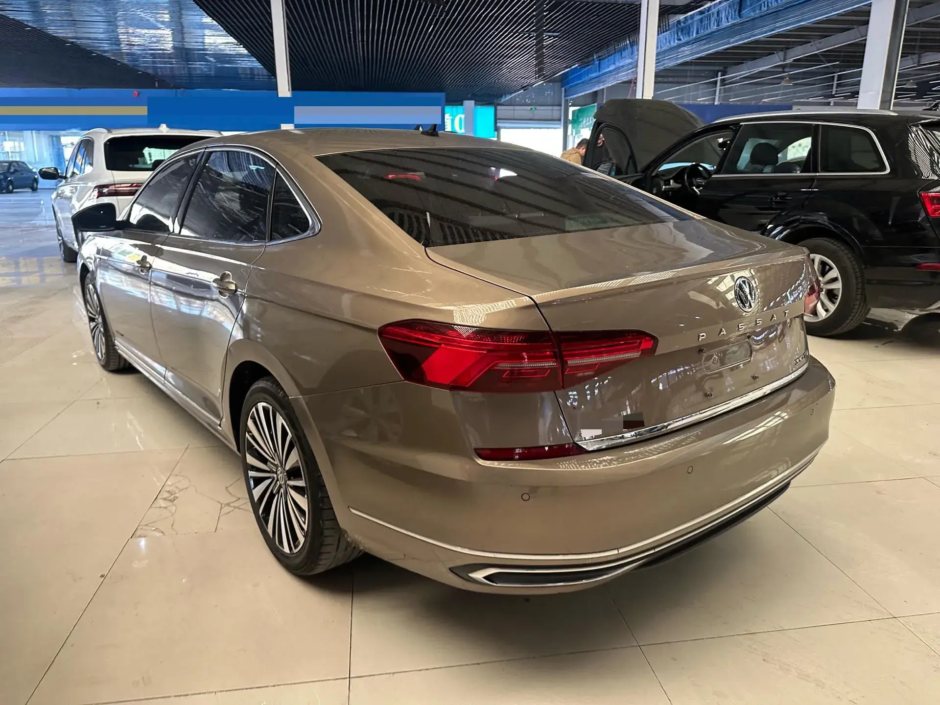 2019 VOLKSWAGEN PASSAT thumbnail 4