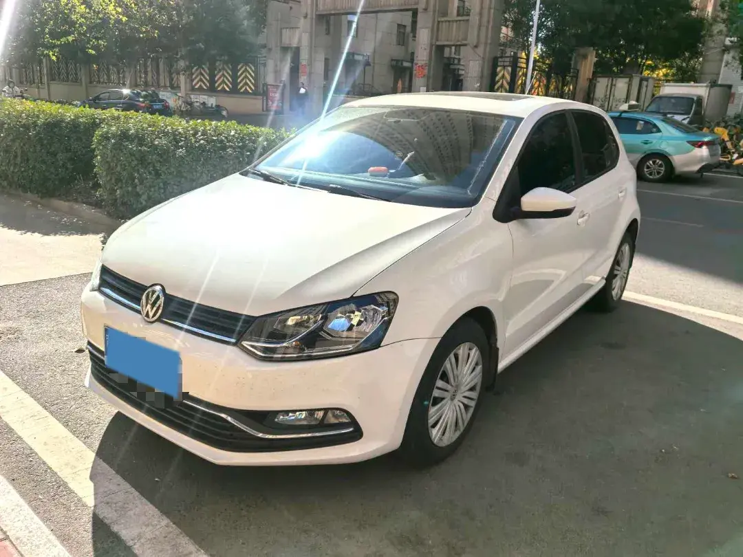 2018 VOLKSWAGEN POLO view 1