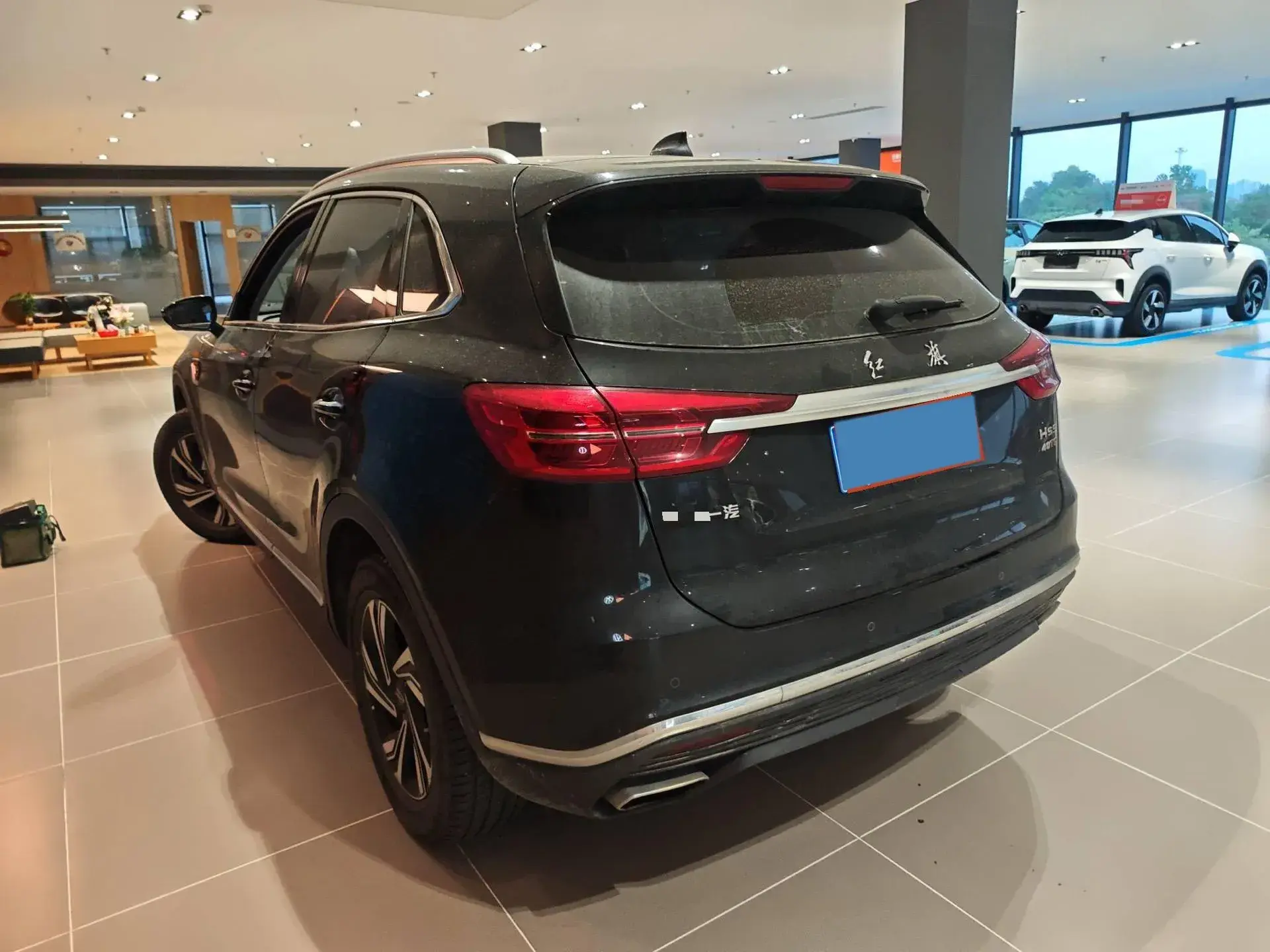 2022 HONGQI HS5 thumbnail 3