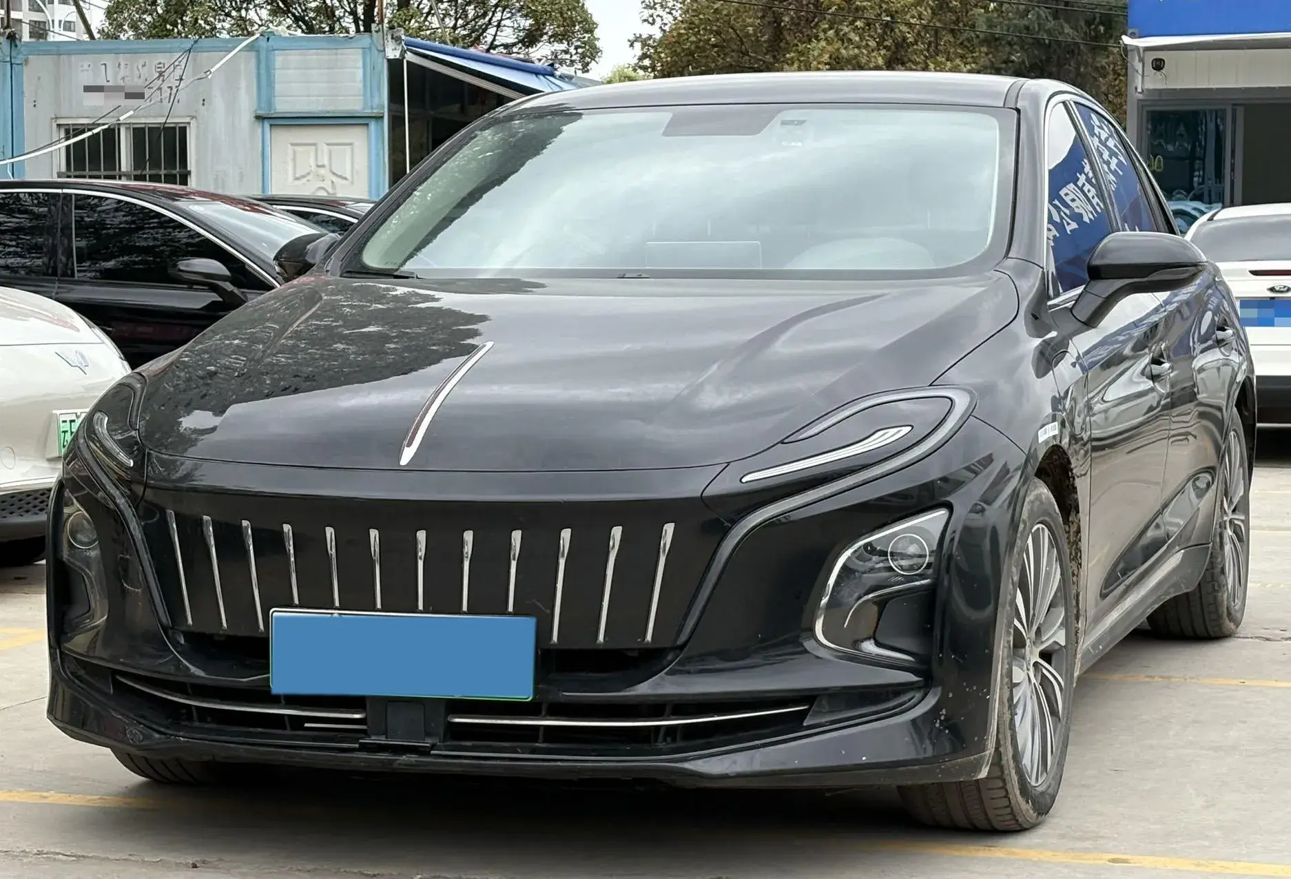 2023 HONGQI E-QM5 view 1